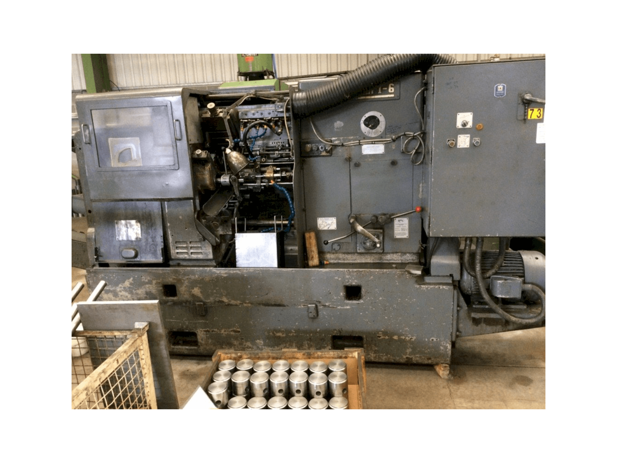 Vista frontal de la máquina Wickman 1-2