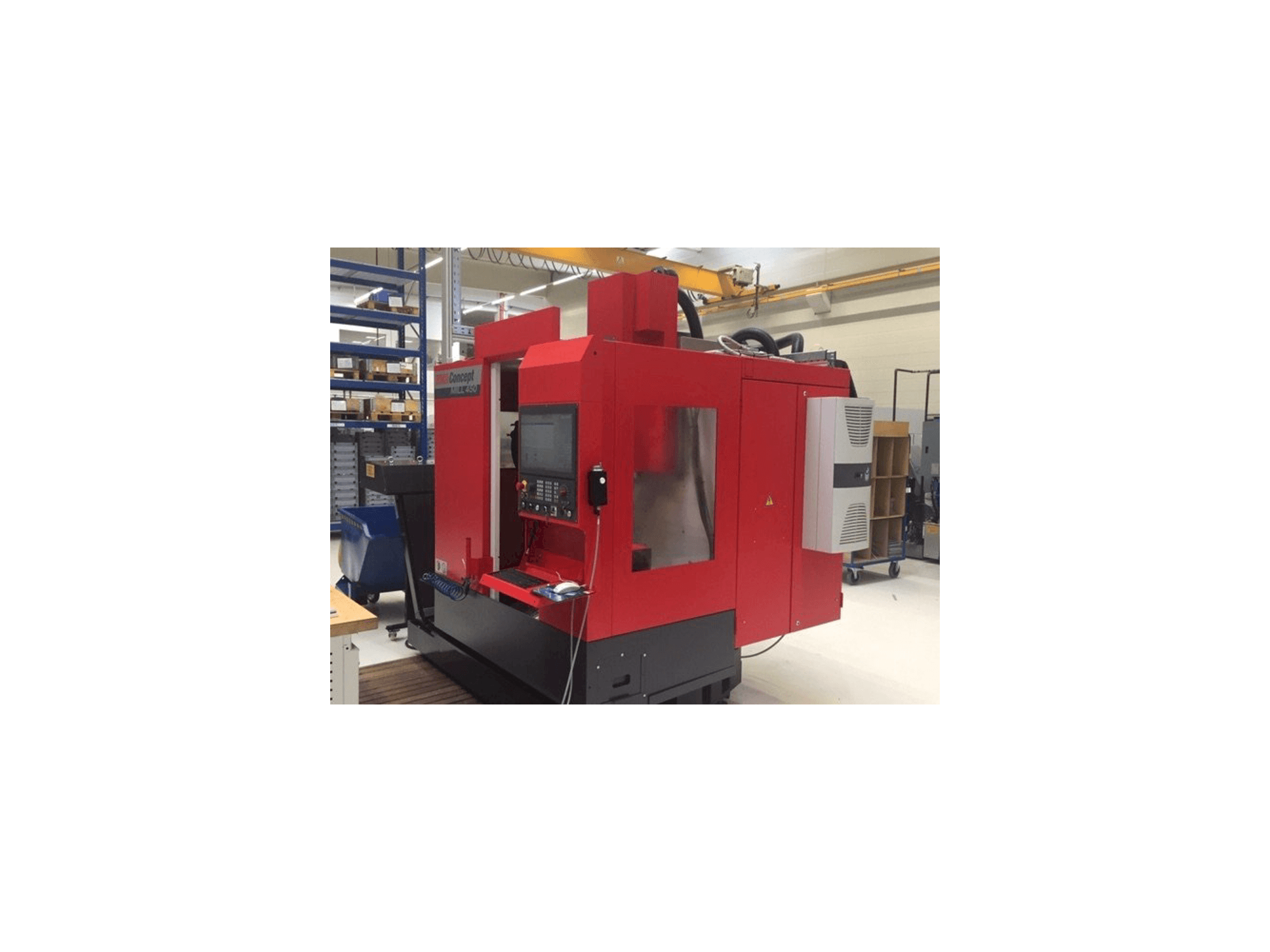 Vista frontal de la máquina EMCO Concept Mill 450