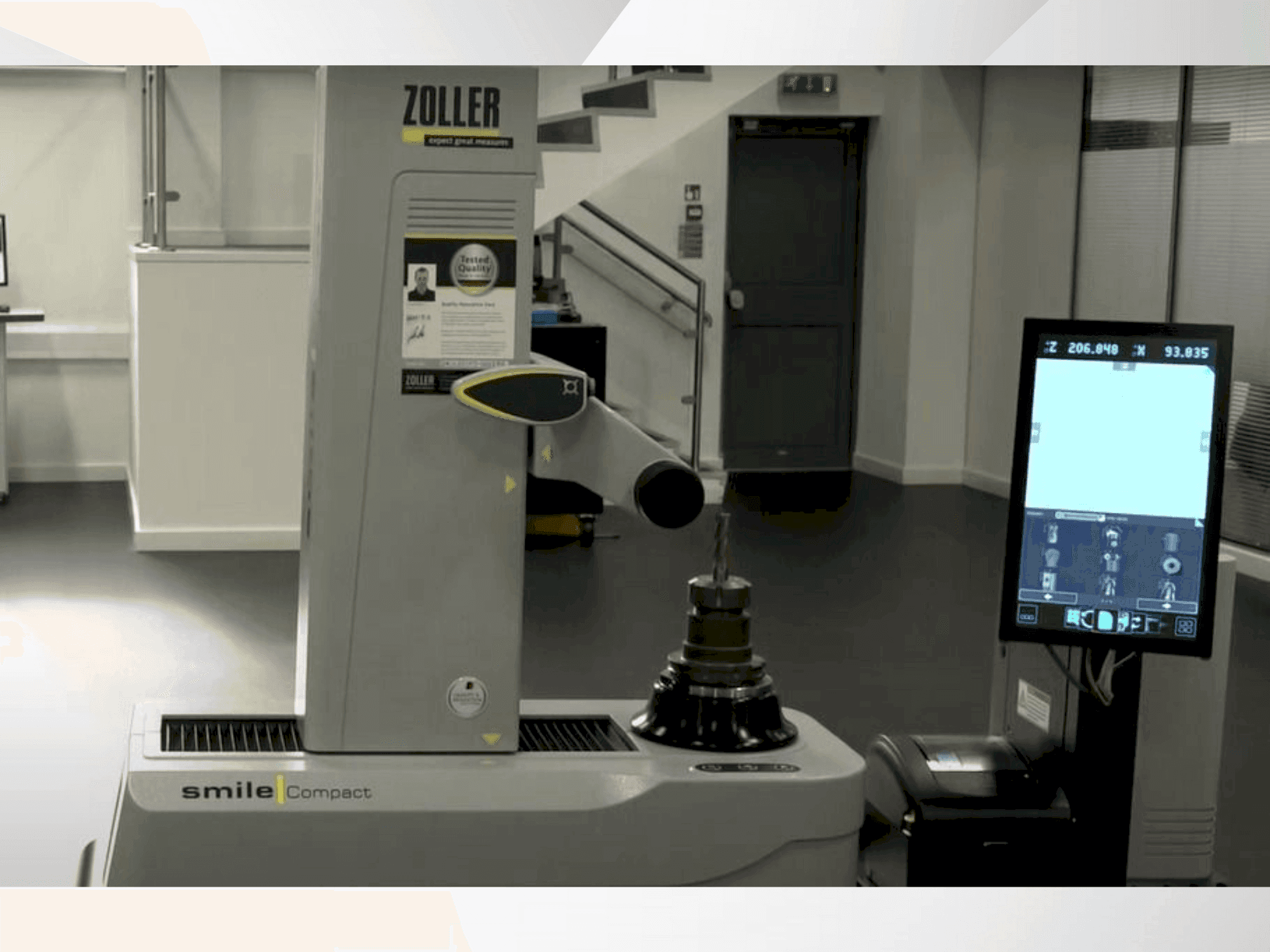 Vista frontal de la máquina Zoller Smile Pilot 4.0
