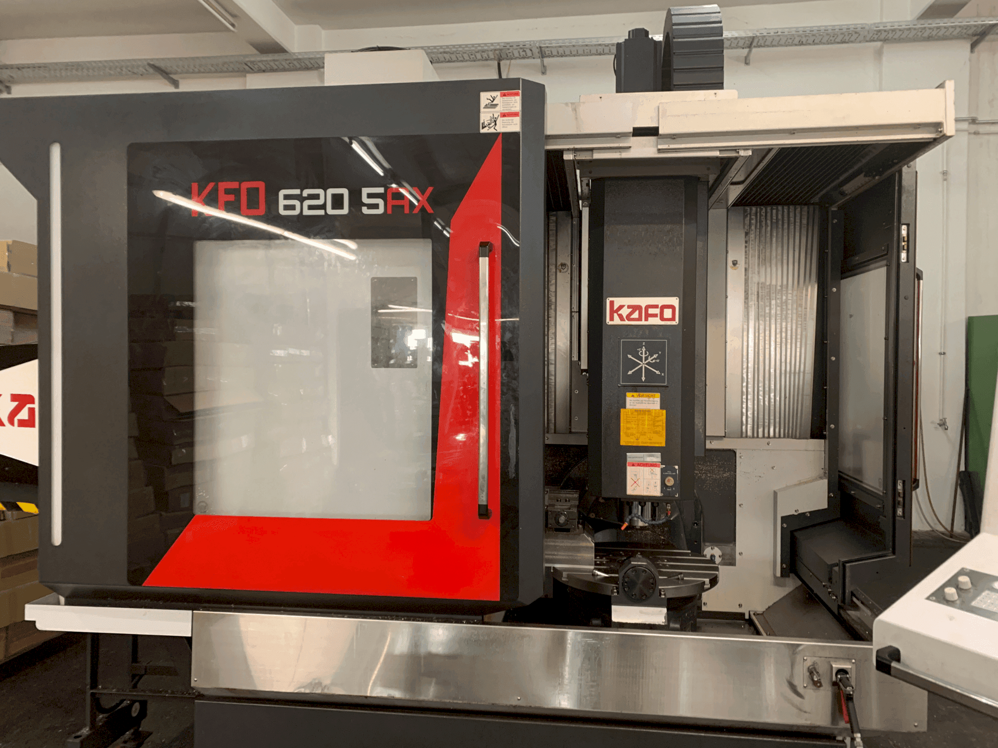 Vista frontal de la máquina KAFO KFO 620 5AX