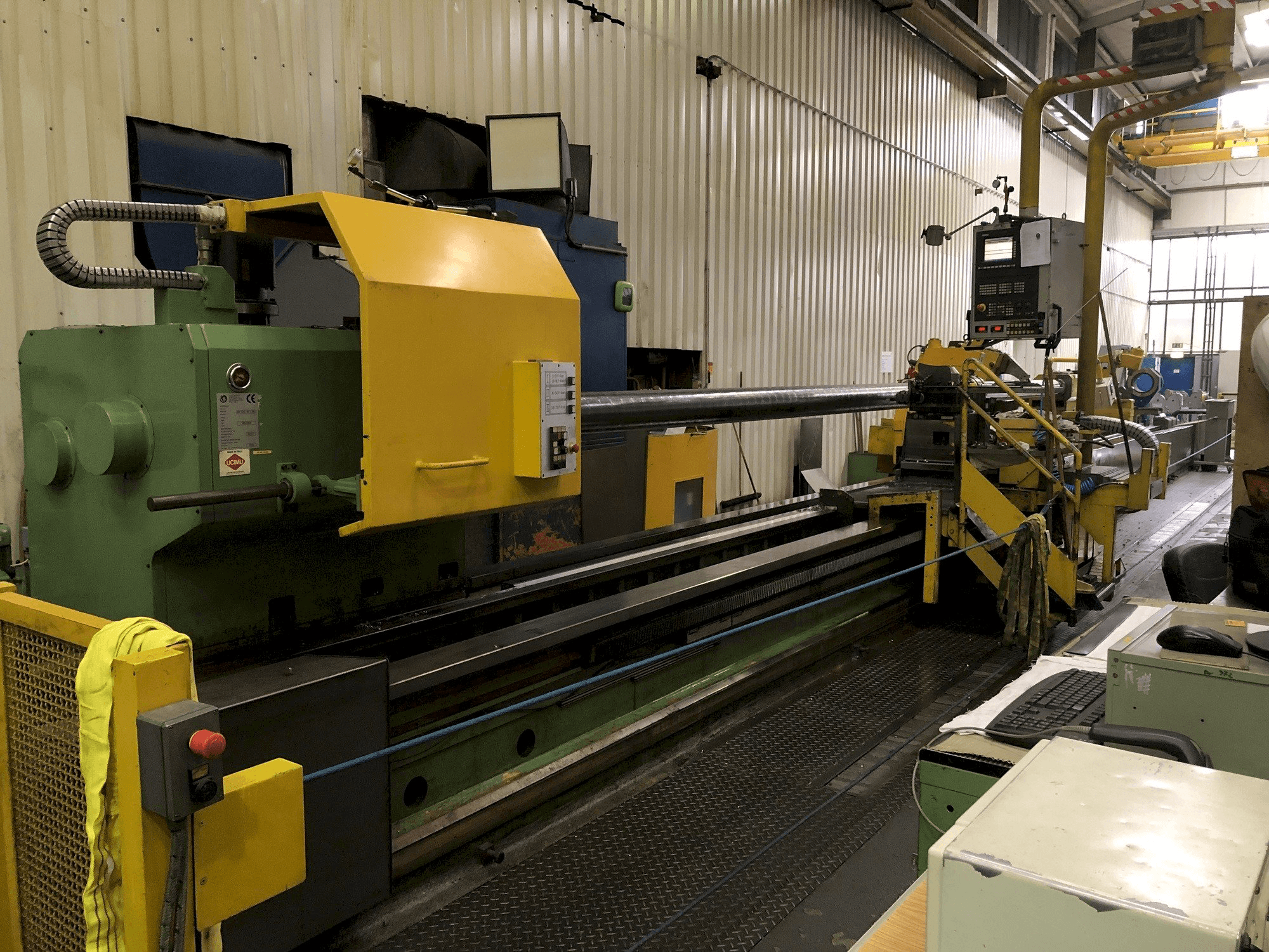 Vista frontal de la máquina Tacchi Giacomo HD3 SERIE 105 L CNC