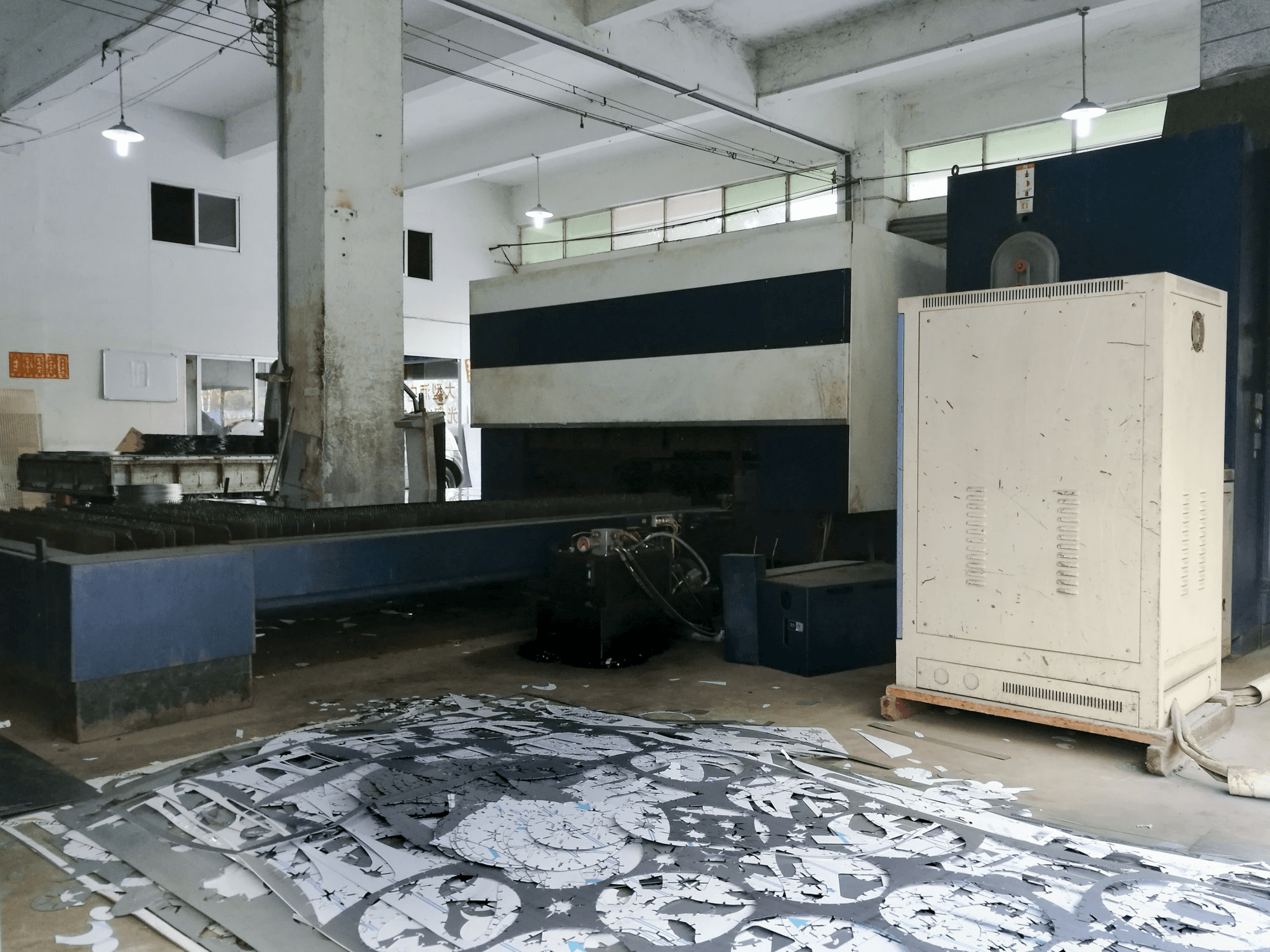 Mesa de trabajo vista derecha de la máquina Trumpf TruLaser 3030