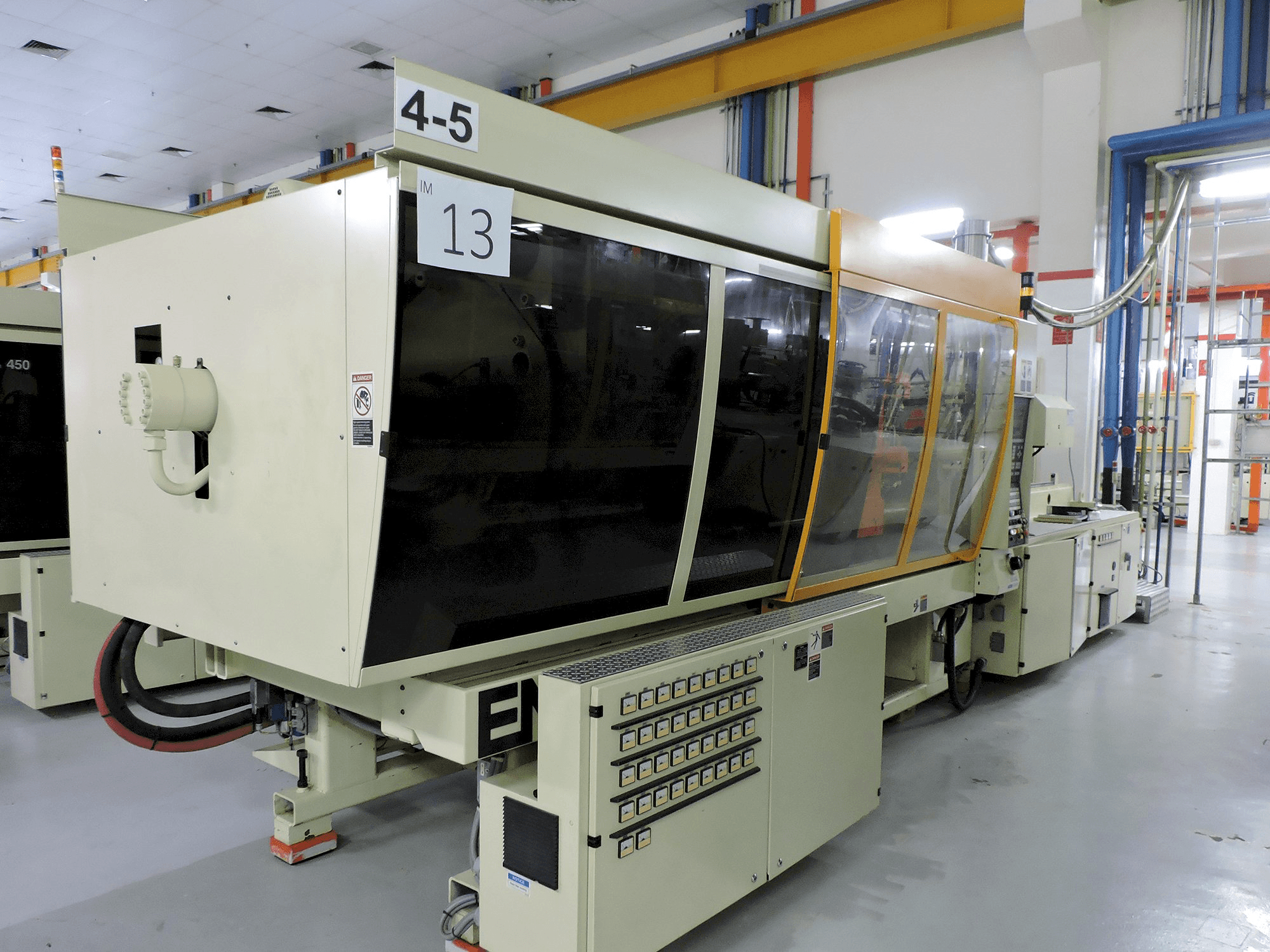 Vista izquierda de la máquina ENGEL TOGGLE 1350/450