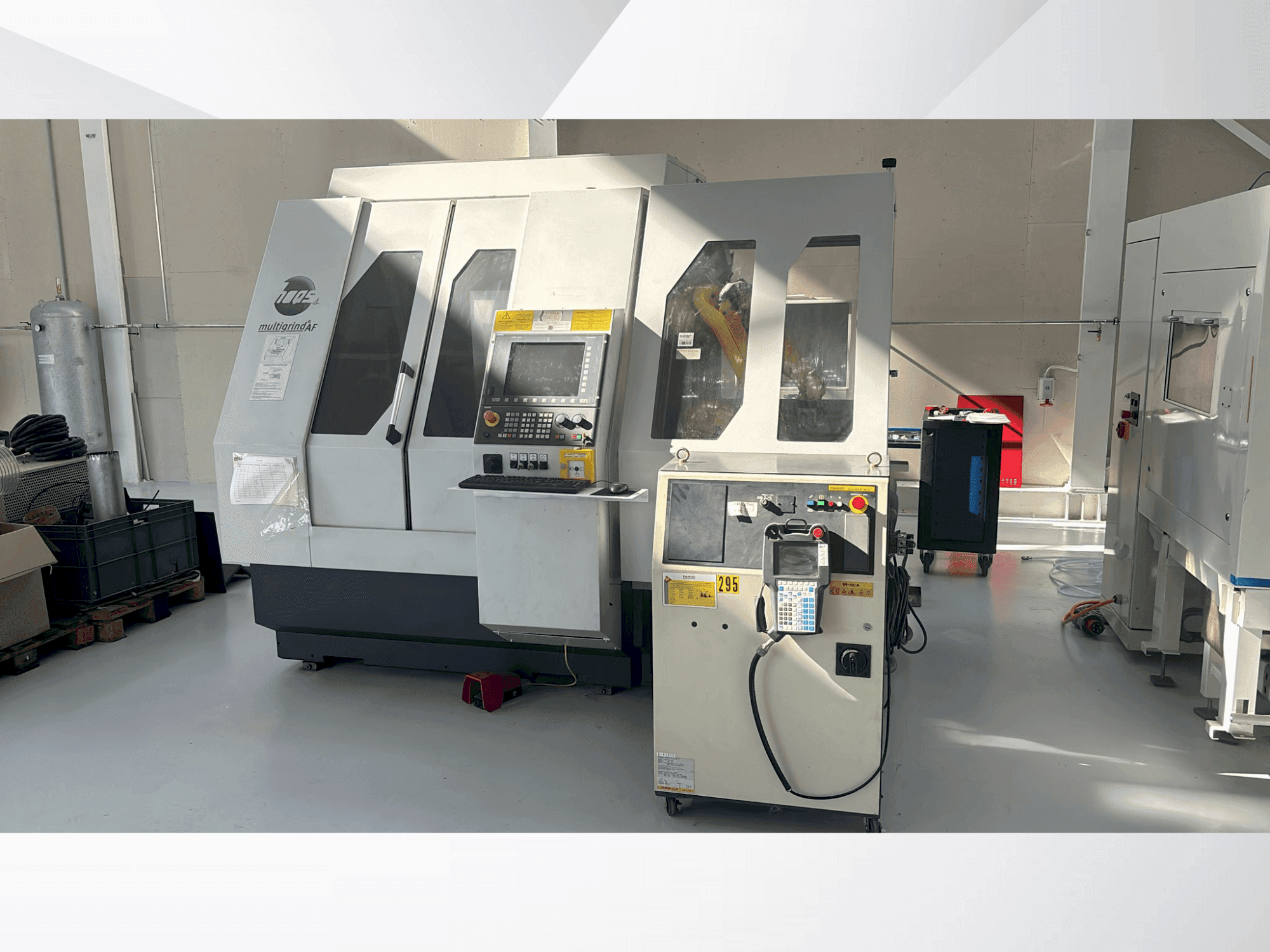 Vista frontal de la máquina HAAS Multigrind AF/SL