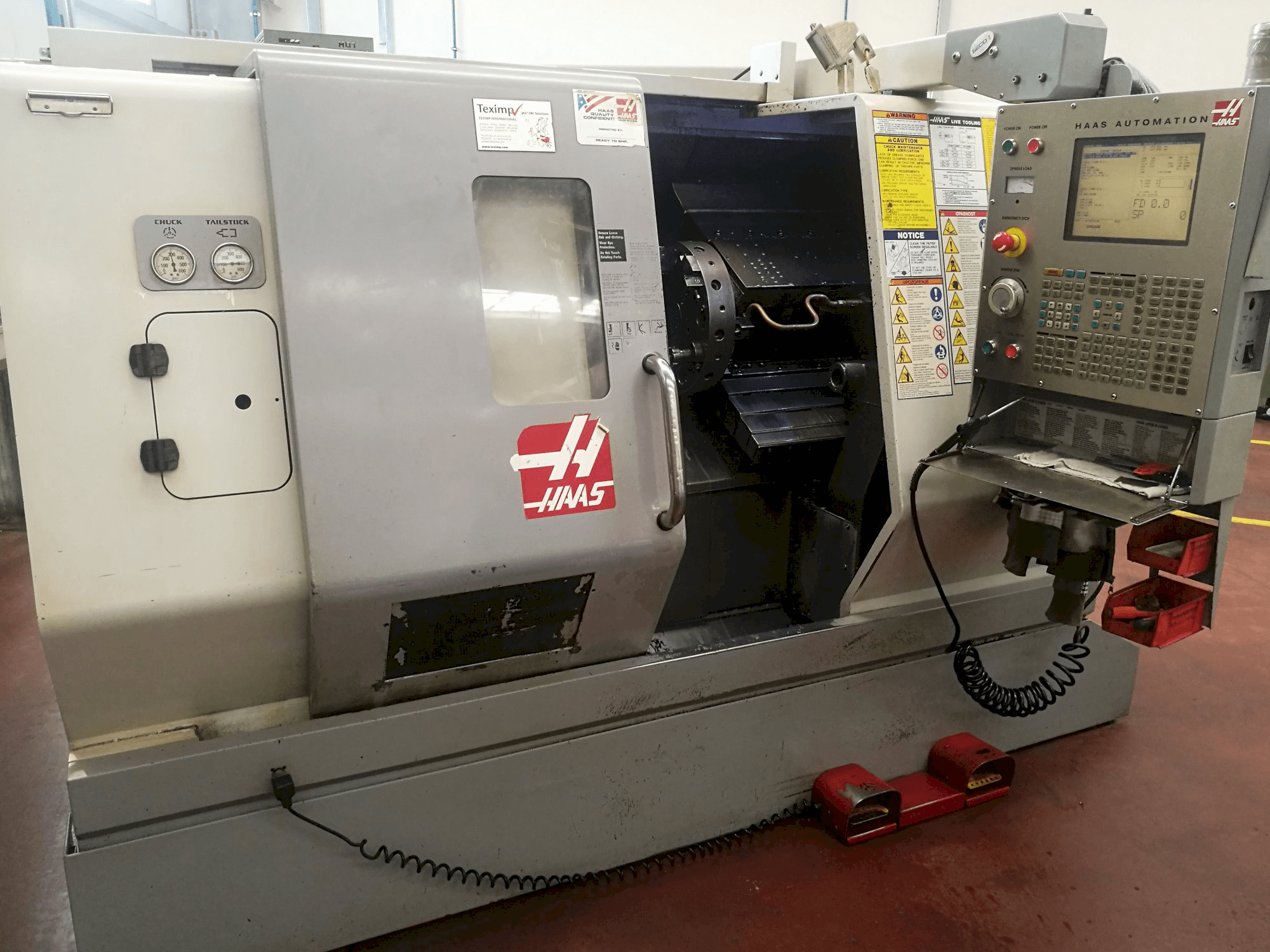 Vista izquierda de la máquina HAAS SL-20THE