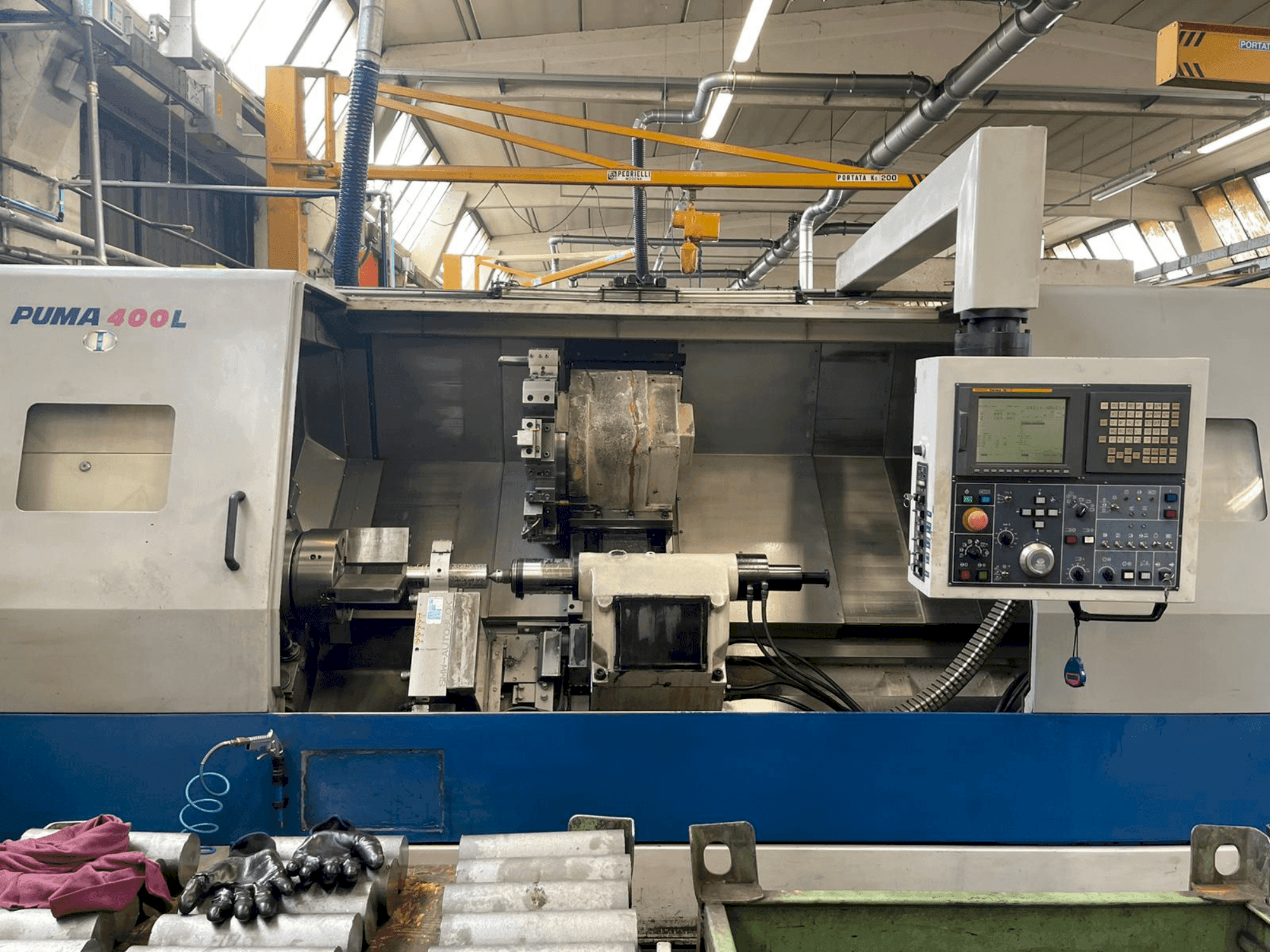 Vista frontal de la máquina DAEWOO PUMA 400 LA