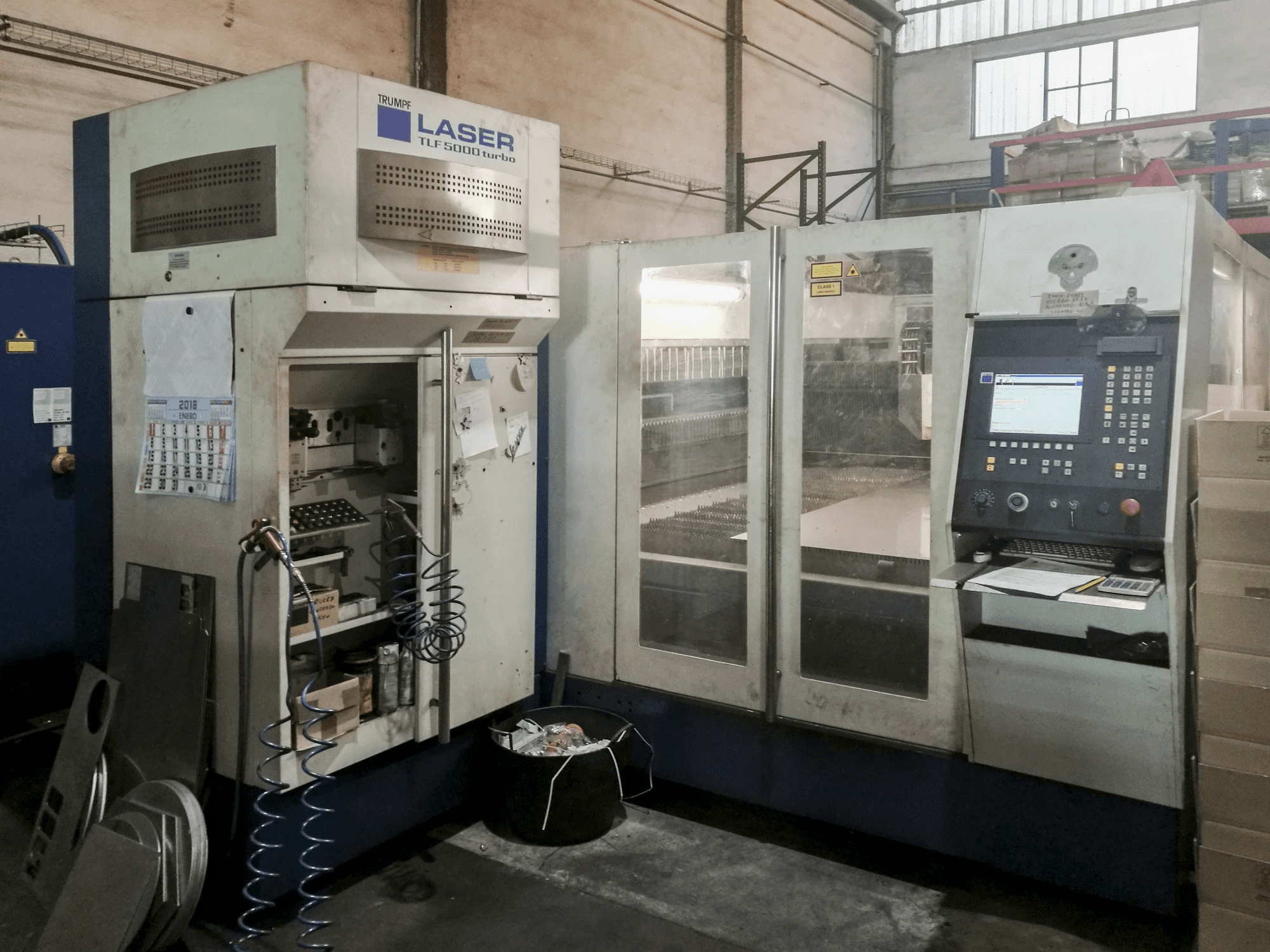 Vista frontal de la máquina Trumpf Trumatic L3050