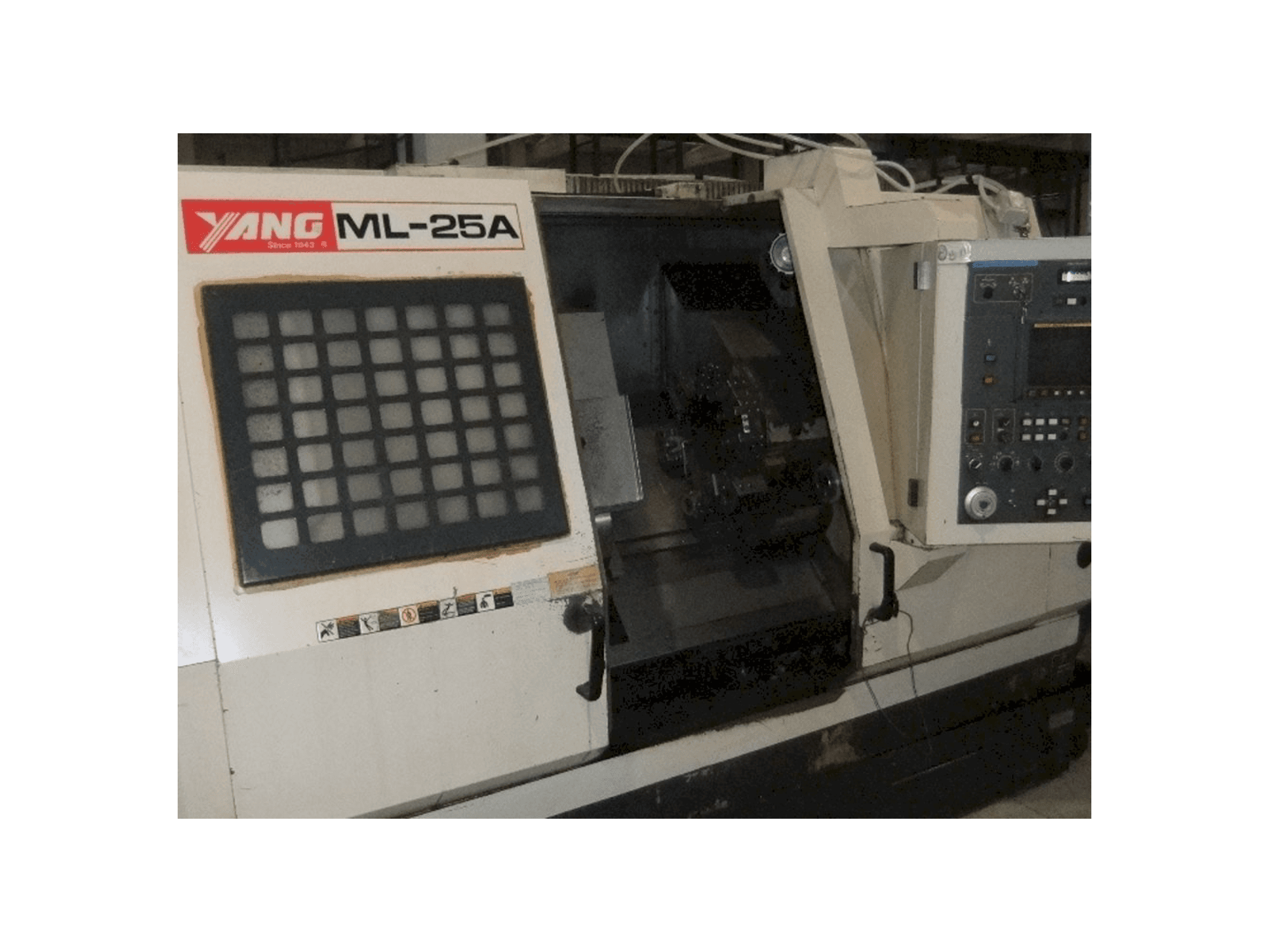 Vista frontal de la máquina Yang ML 25A