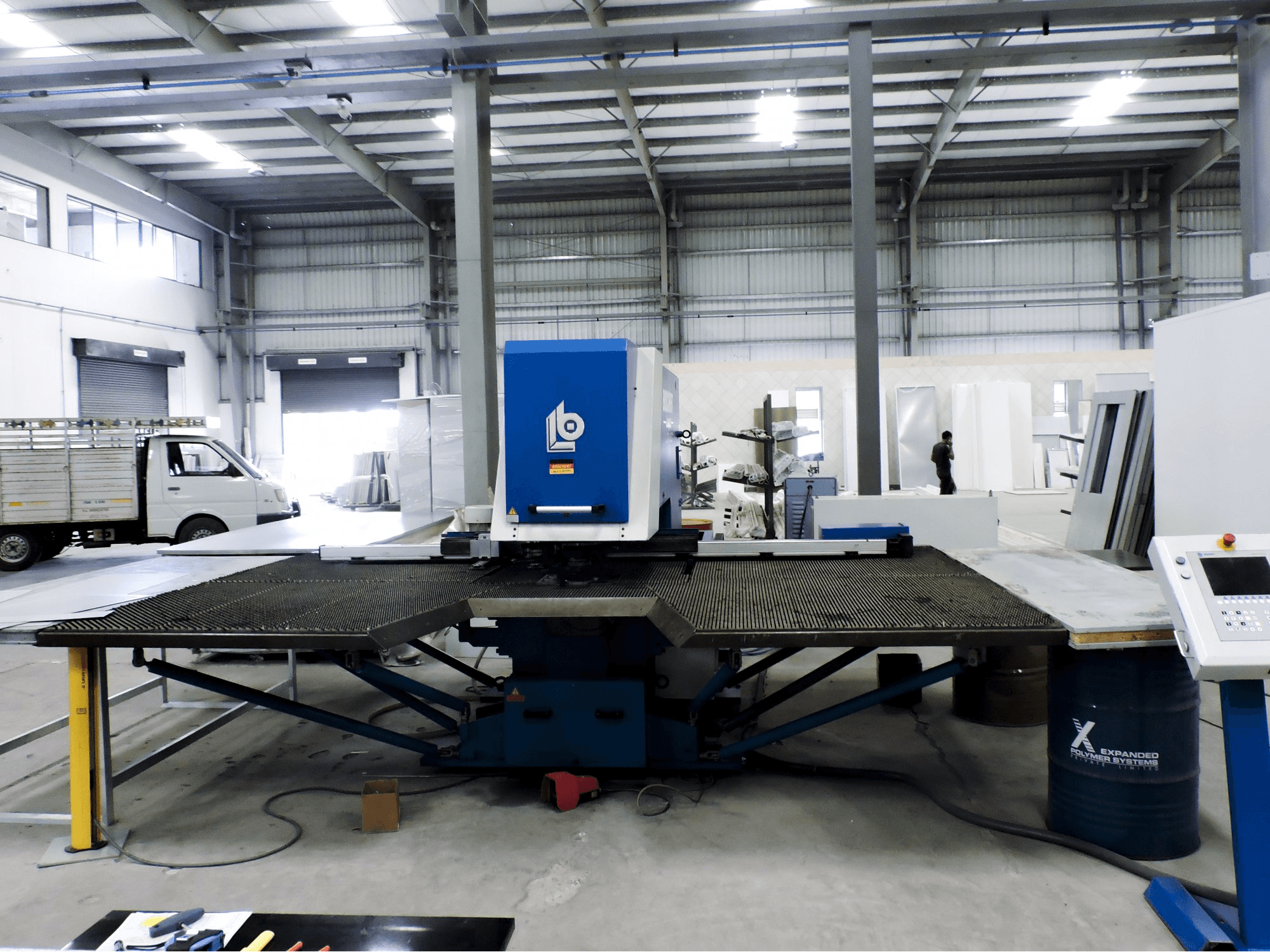 Vista frontal de la máquina Boschert Compact 1250 Rotation