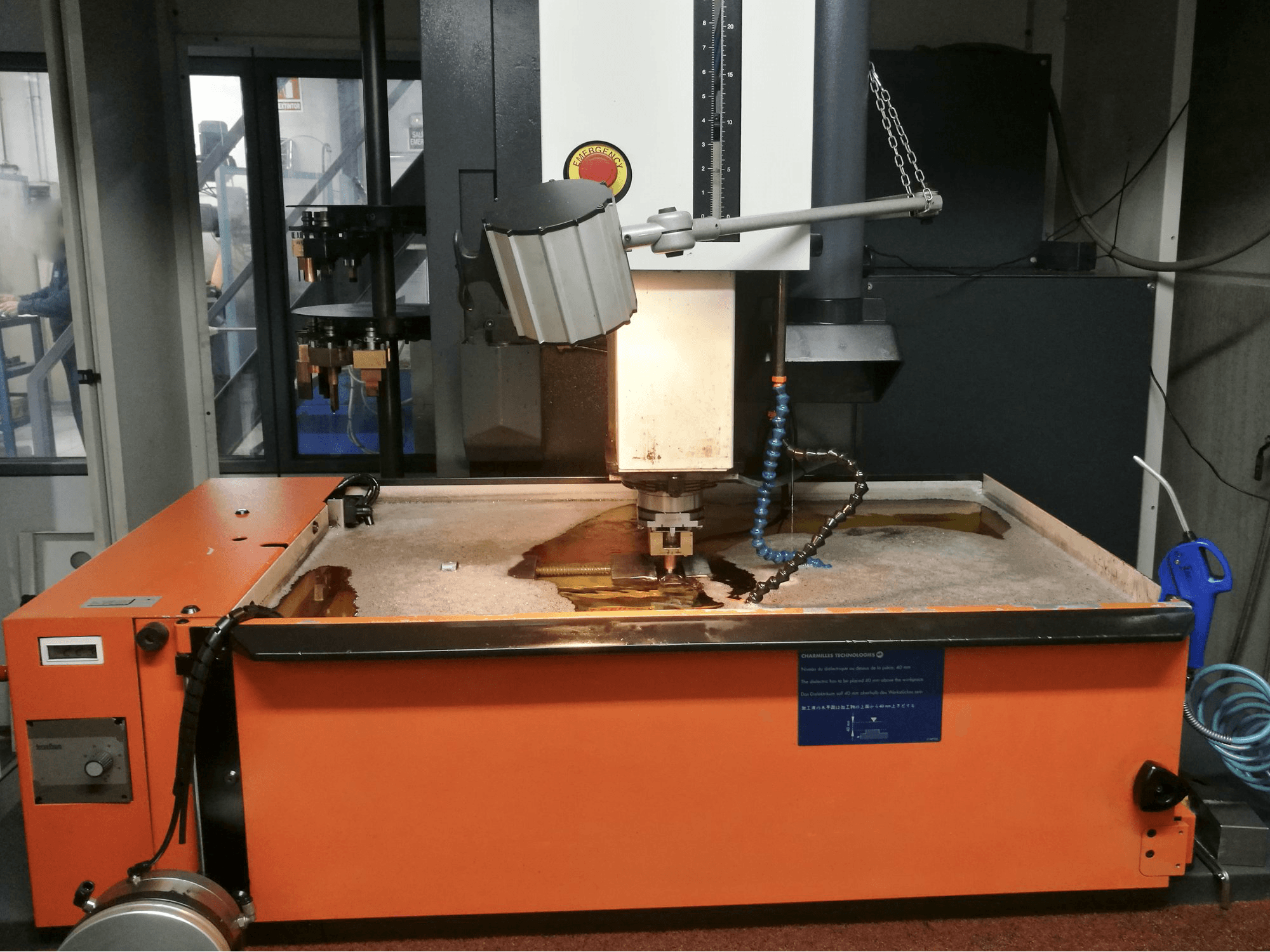 Vista frontal de la máquina CHARMILLES ROBOFORM 2000+