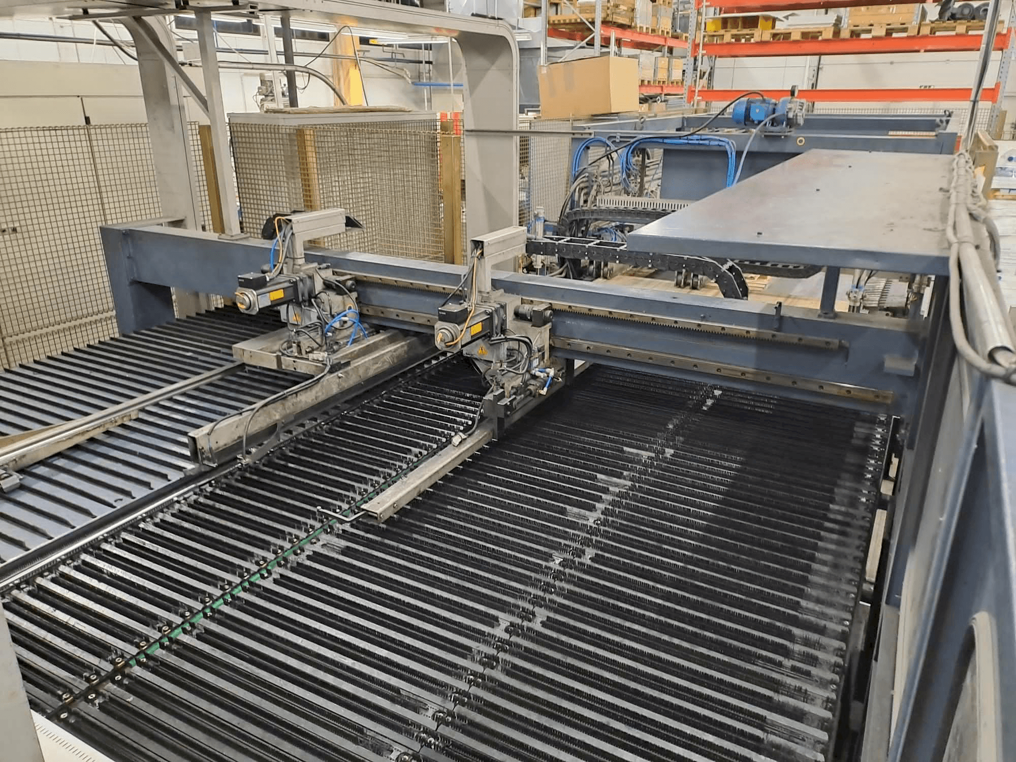 Vista frontal de la máquina Salvagnini S4