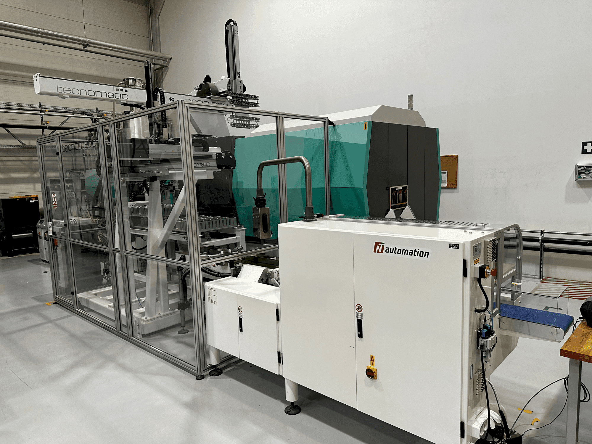 Vista frontal de la máquina Arburg Allrounder 920H 5000-4600