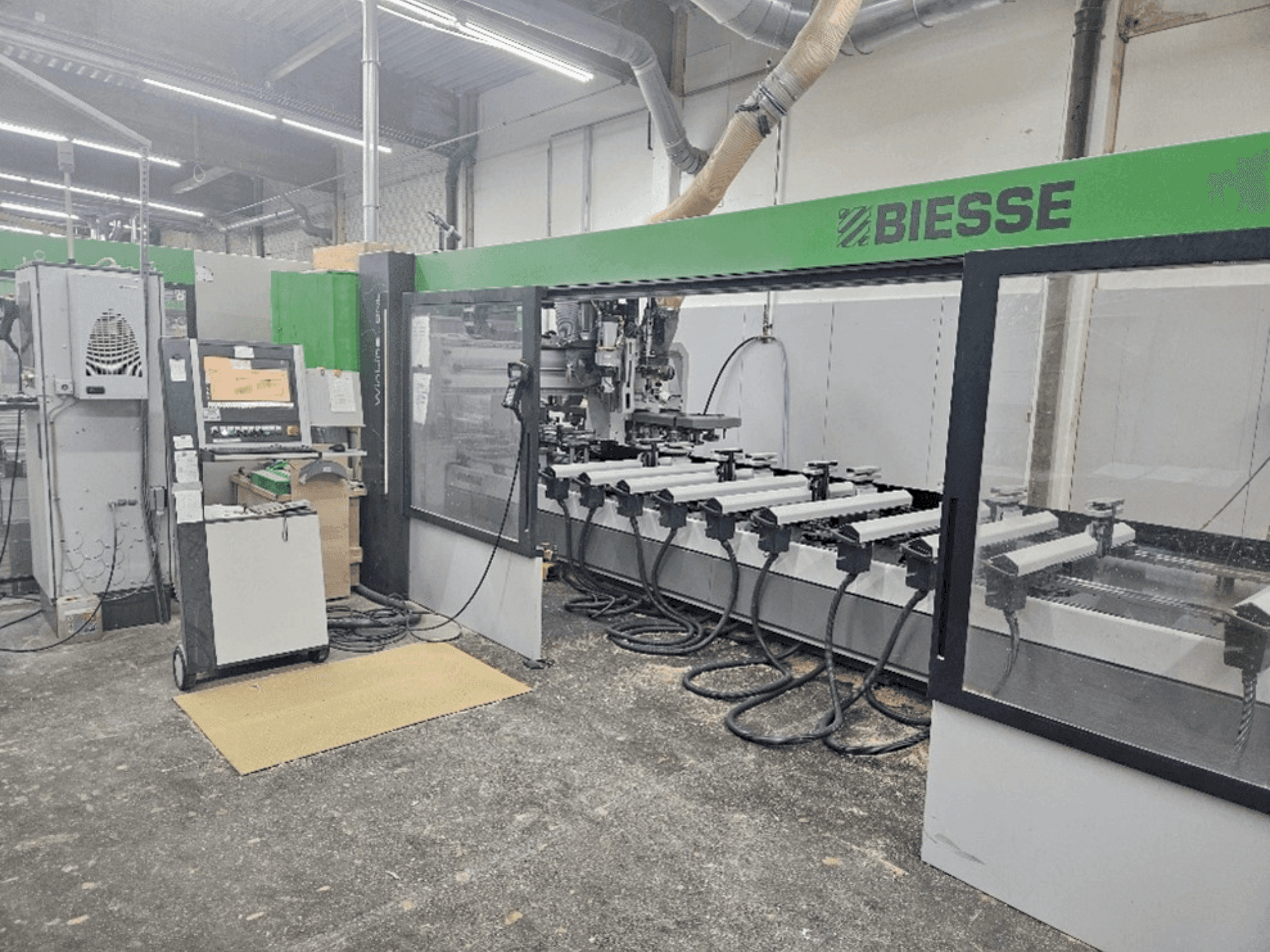 Vista frontal de la máquina BIESSE WINDOW PRODUCTION LINE WEINIG / BIESSE
