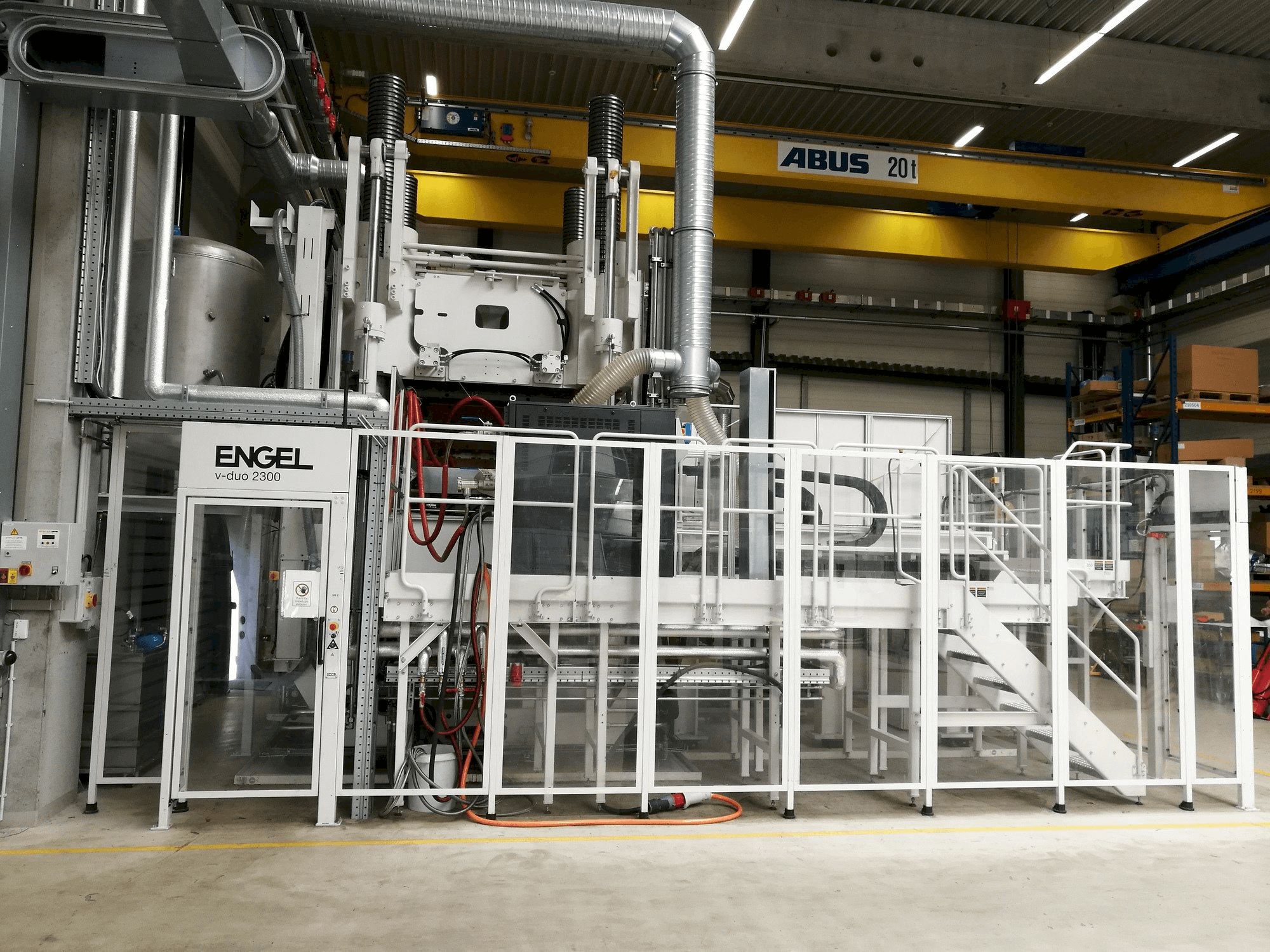 Vista frontal de la máquina ENGEL V-Duo 2300