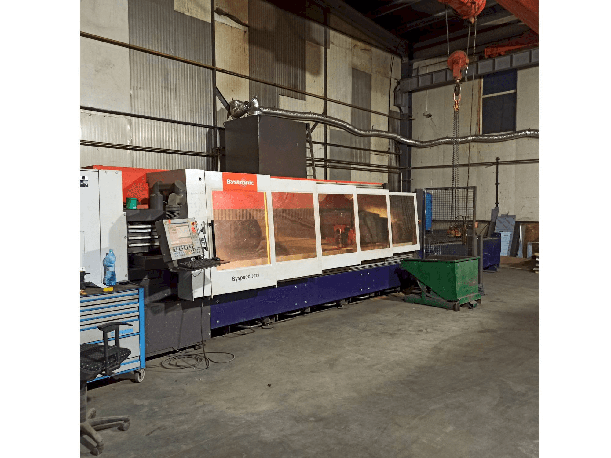 Vista frontal de la máquina Bystronic BySpeed 3015