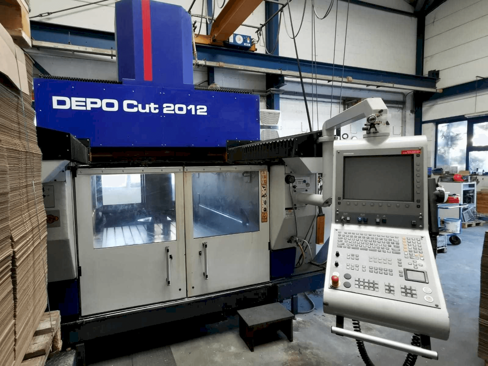 Vista frontal de la máquina ZPS DEPOCUT 2014