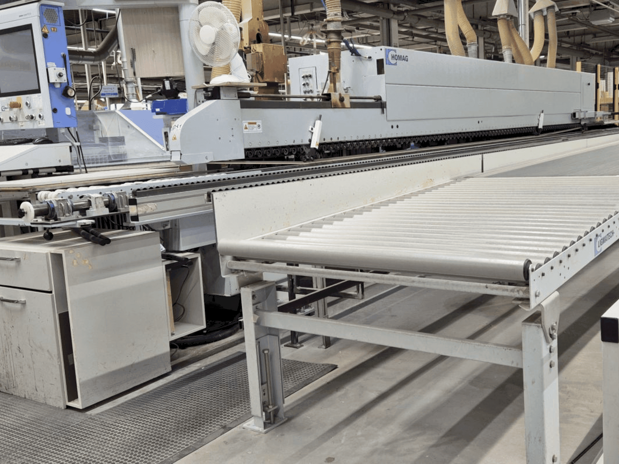 Vista frontal de la máquina HOMAG KAL 310/7/A3