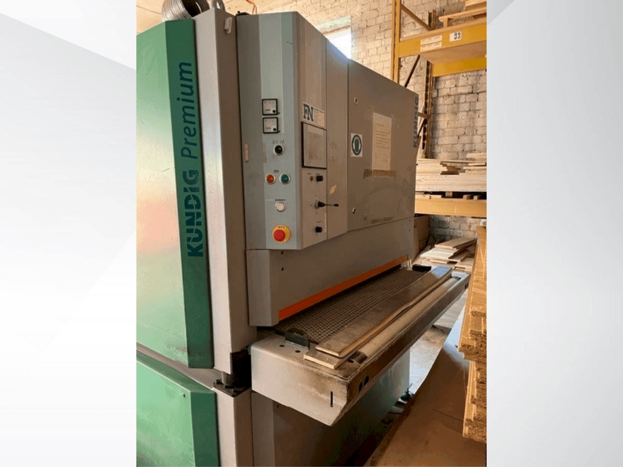 Vista frontal de la máquina Kundig Premium-2 1100-RE