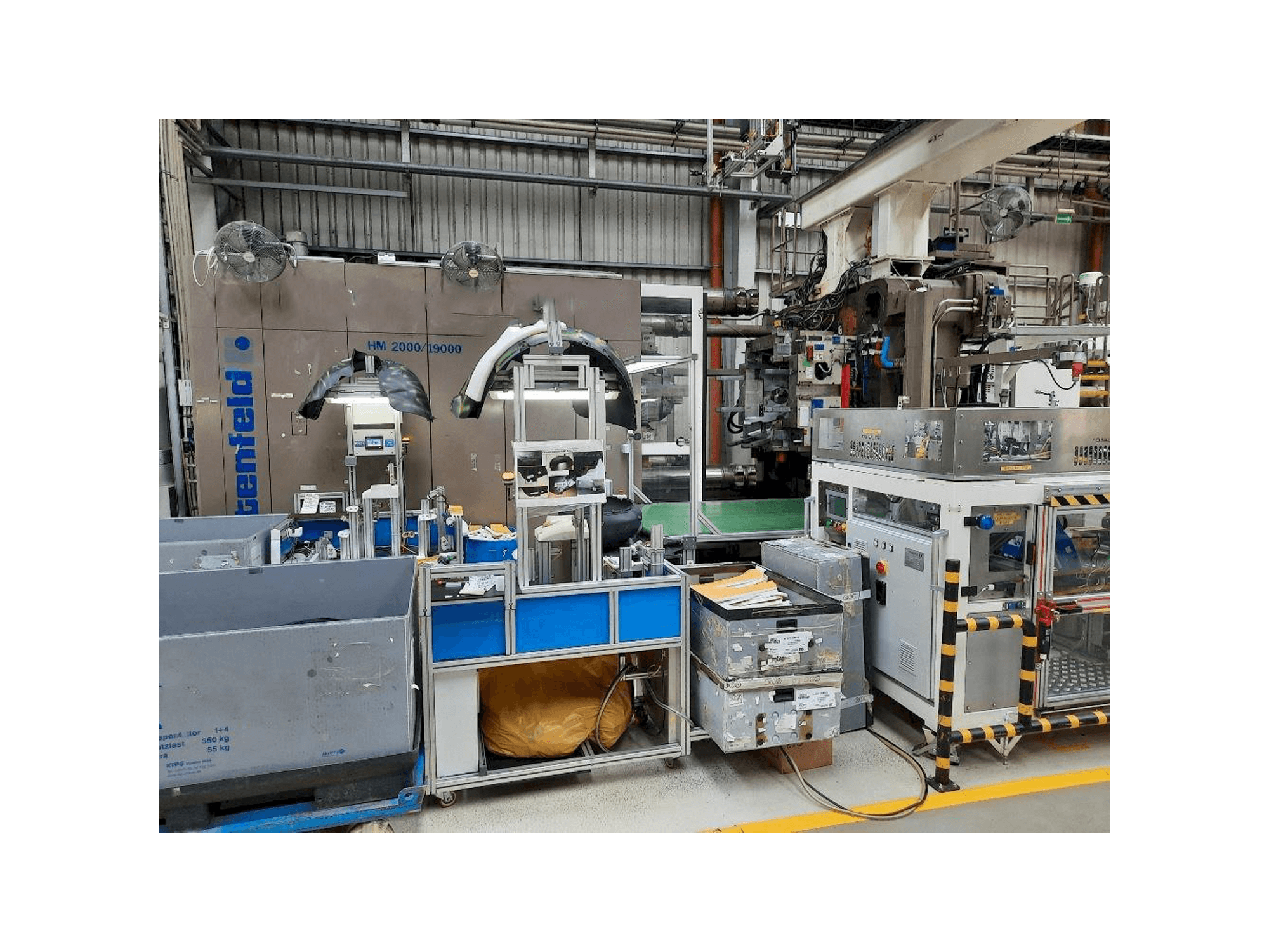 Vista frontal de la máquina Battenfeld HM2000/19000