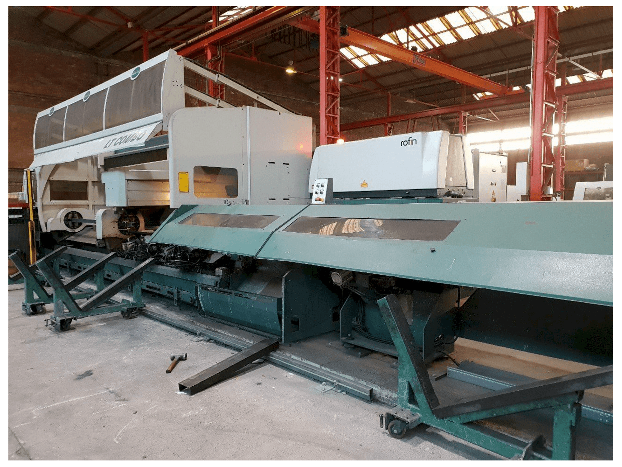 Vista lateral izquierda de la máquina BLM ADIGE-SYS LT COMBO