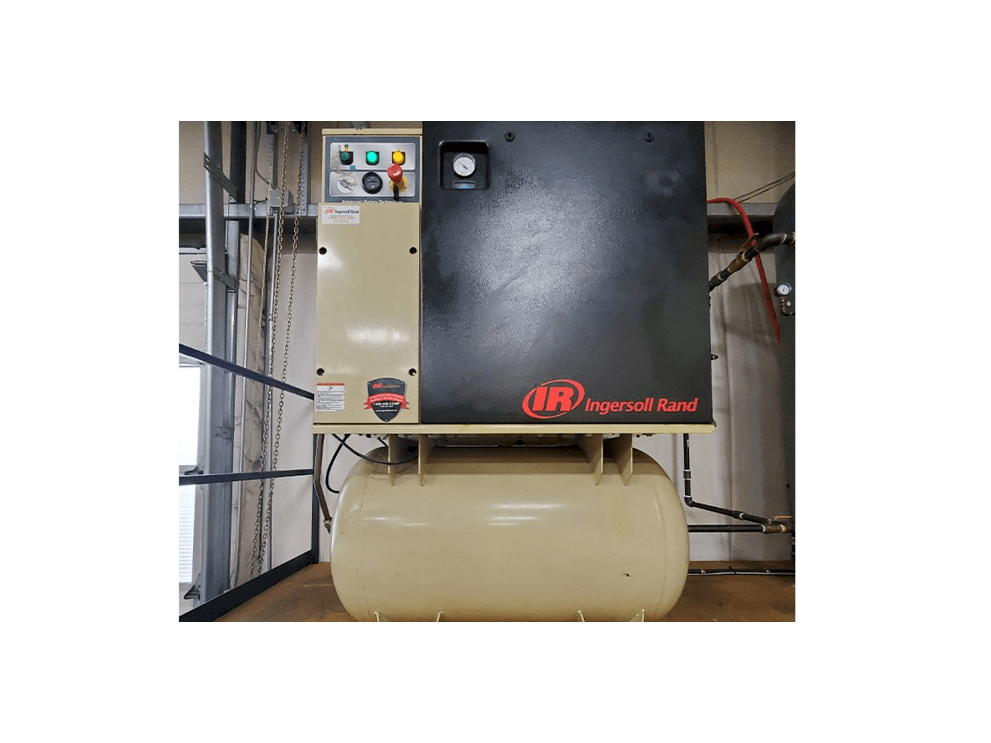 Vista frontal de la máquina Ingersoll Rand UP6-15cTAS-125