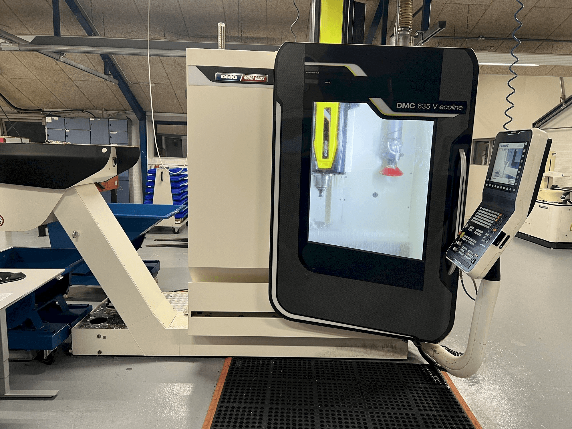 Vista frontal de la máquina DMG Mori Seiki DMC 635 V ECOLINE
