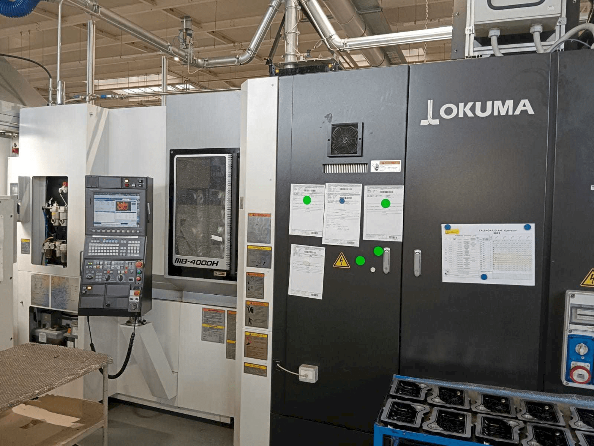 Vista frontal de la máquina Okuma MB-4000H