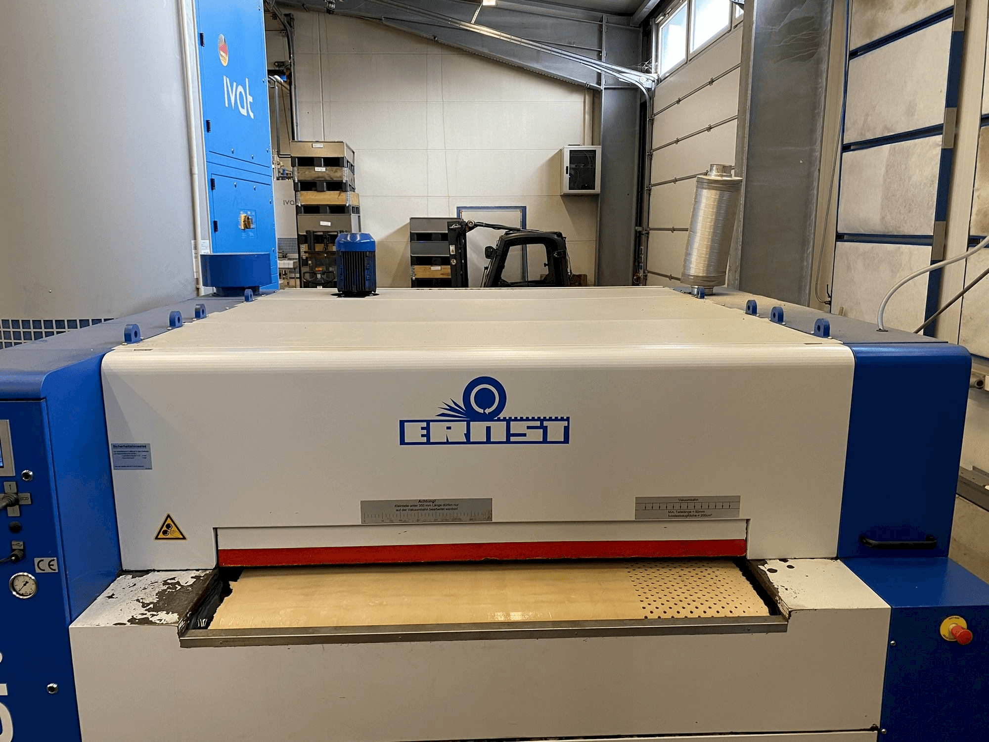 Vista frontal de la máquina ERNST NEPTUN EB