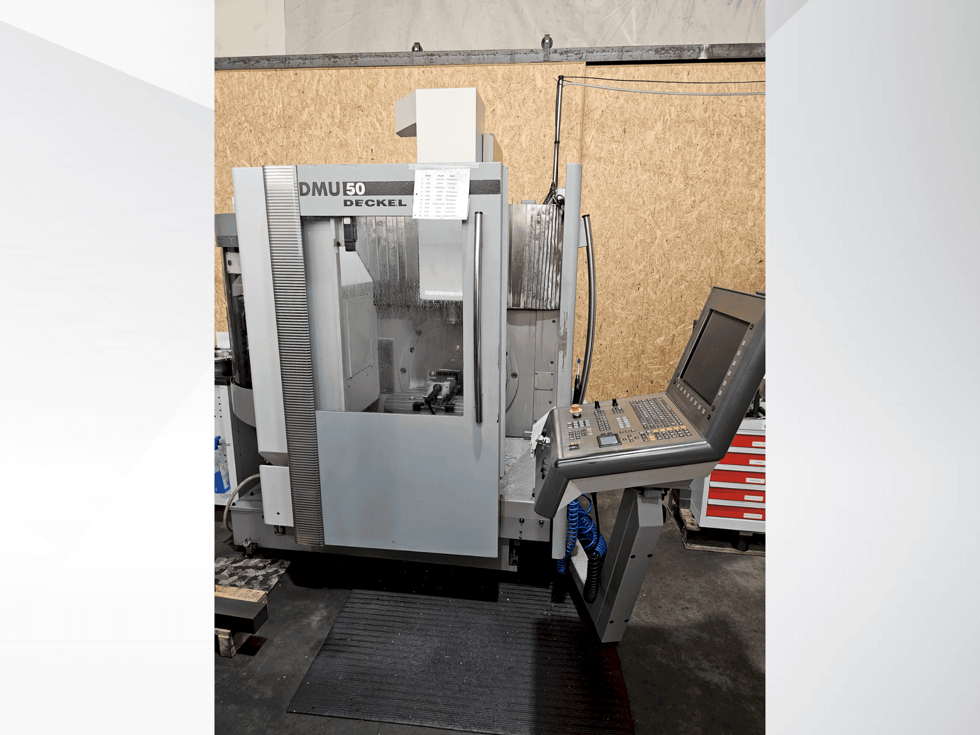 Vista frontal de la máquina DMG DECKEL MAHO DMU 50