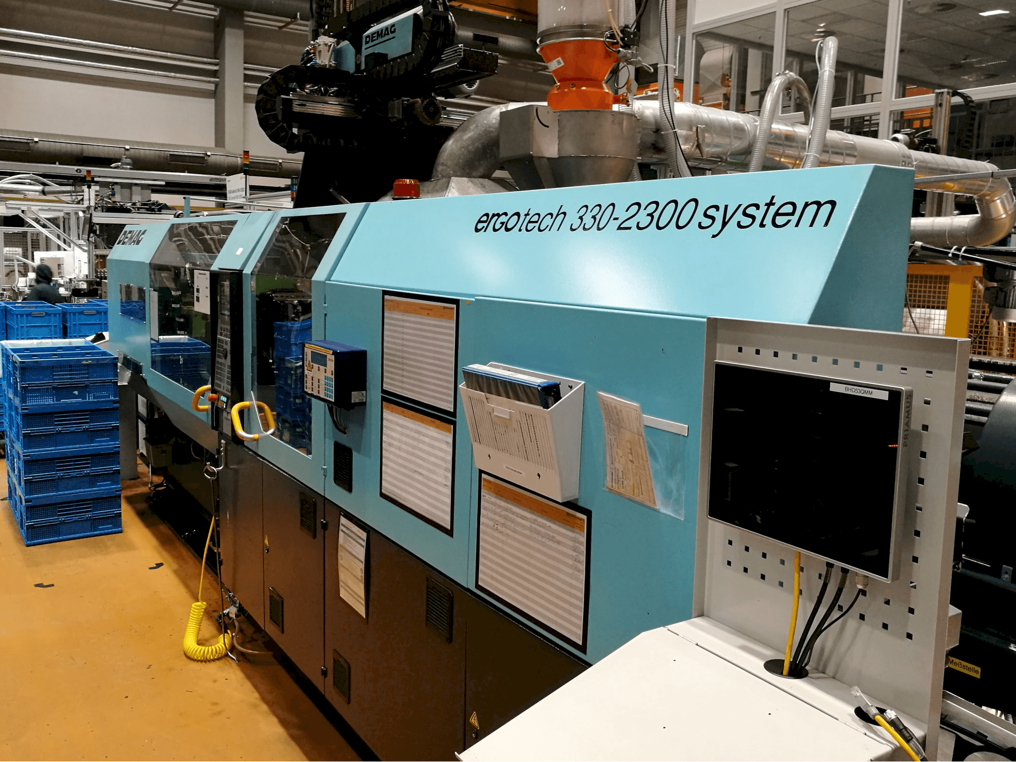 Vista derecha de la máquina DEMAG Ergotech 330-2300