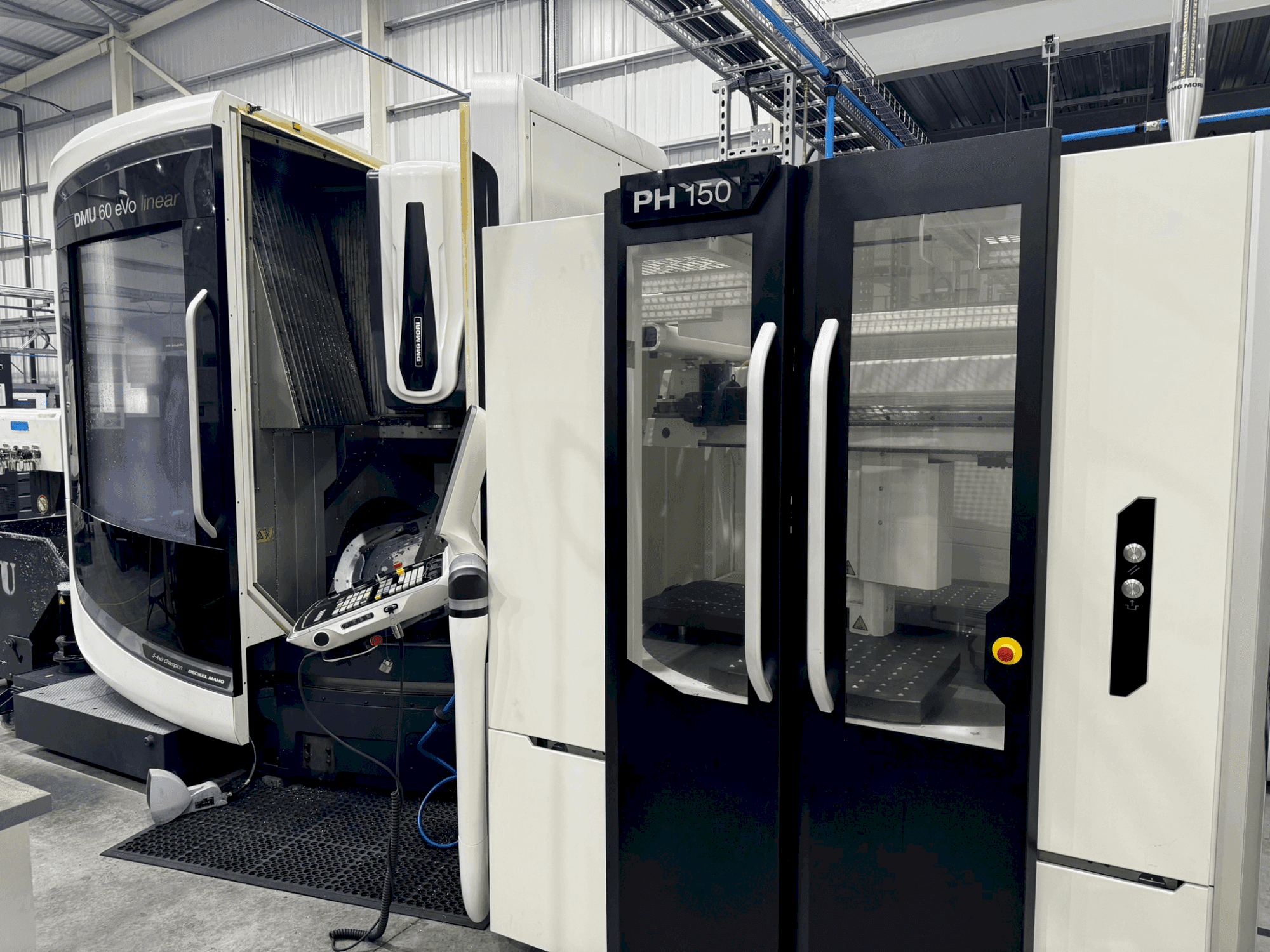 Vista frontal de la máquina DMG MORI DMU 60 eVo + PH150