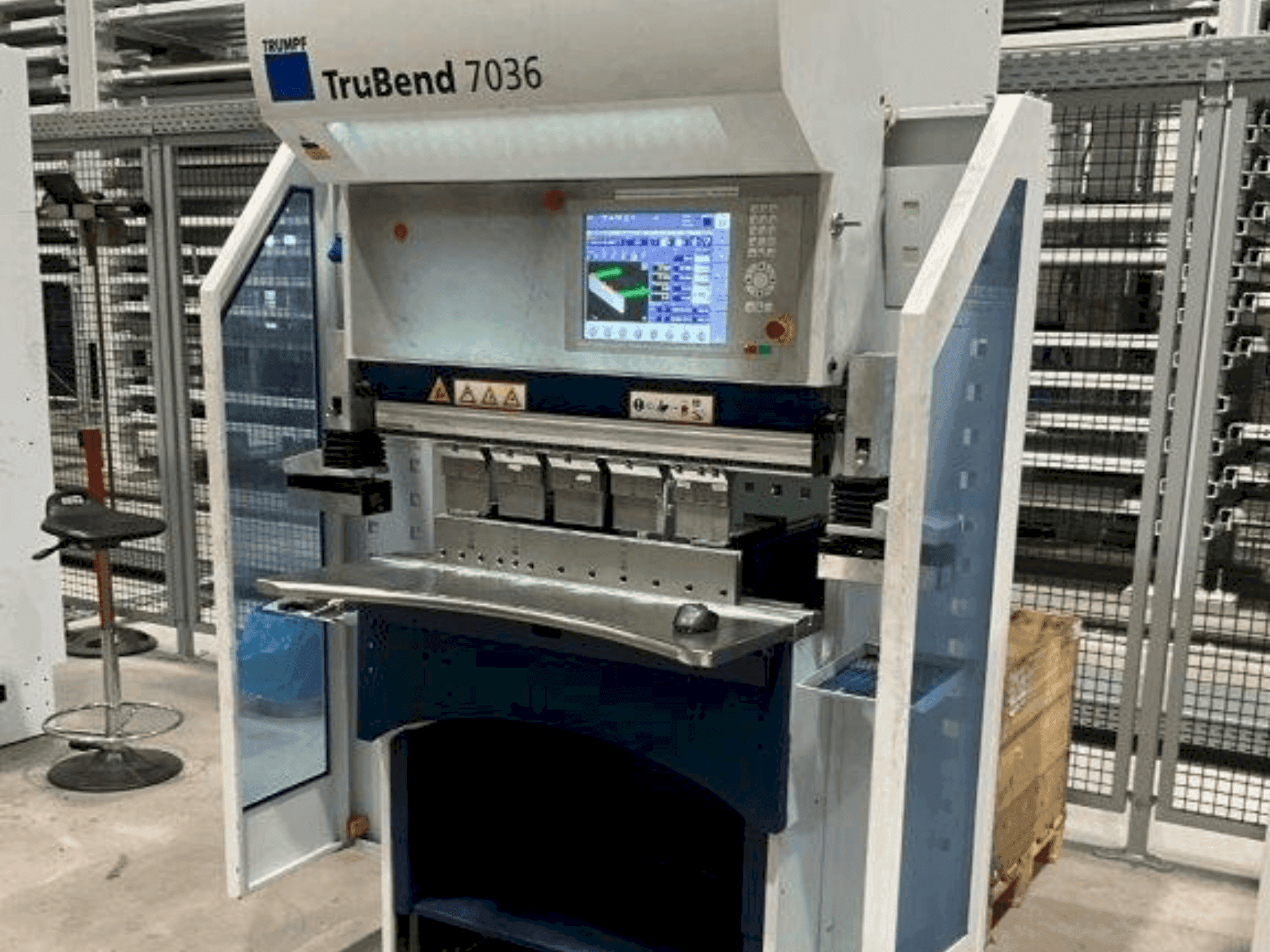 Vista frontal de la máquina TRUMPF TruBend 7036