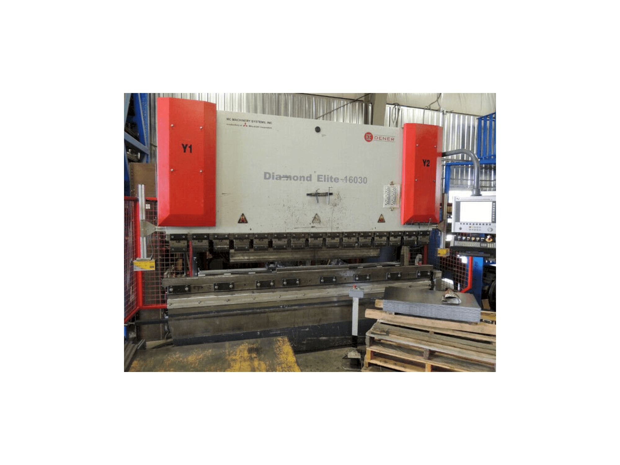 Vista frontal de la máquina Mitsubishi Dener Diamond Elite 16030