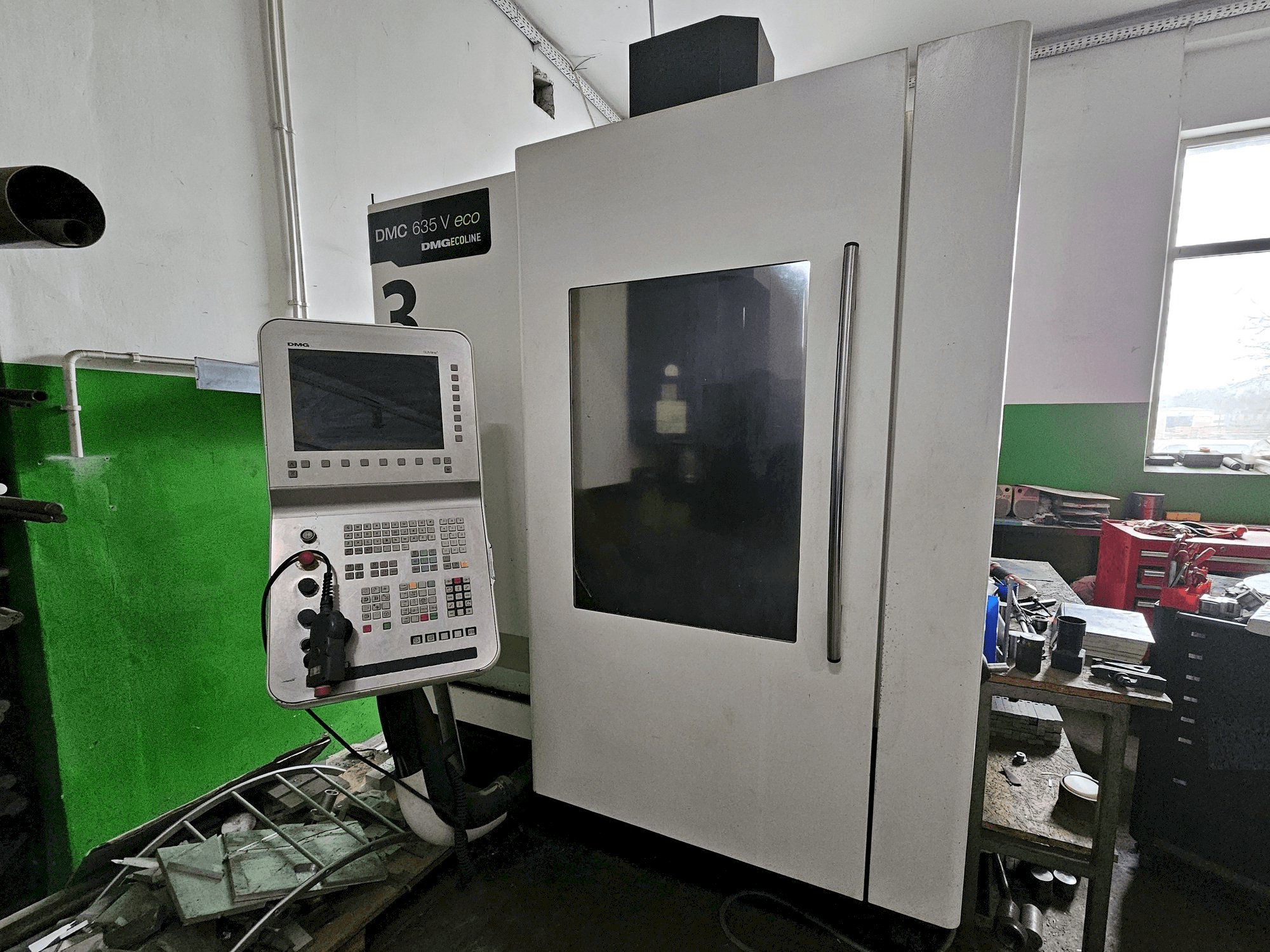 Vista frontal de la máquina DMG DMC 635 V ecoline