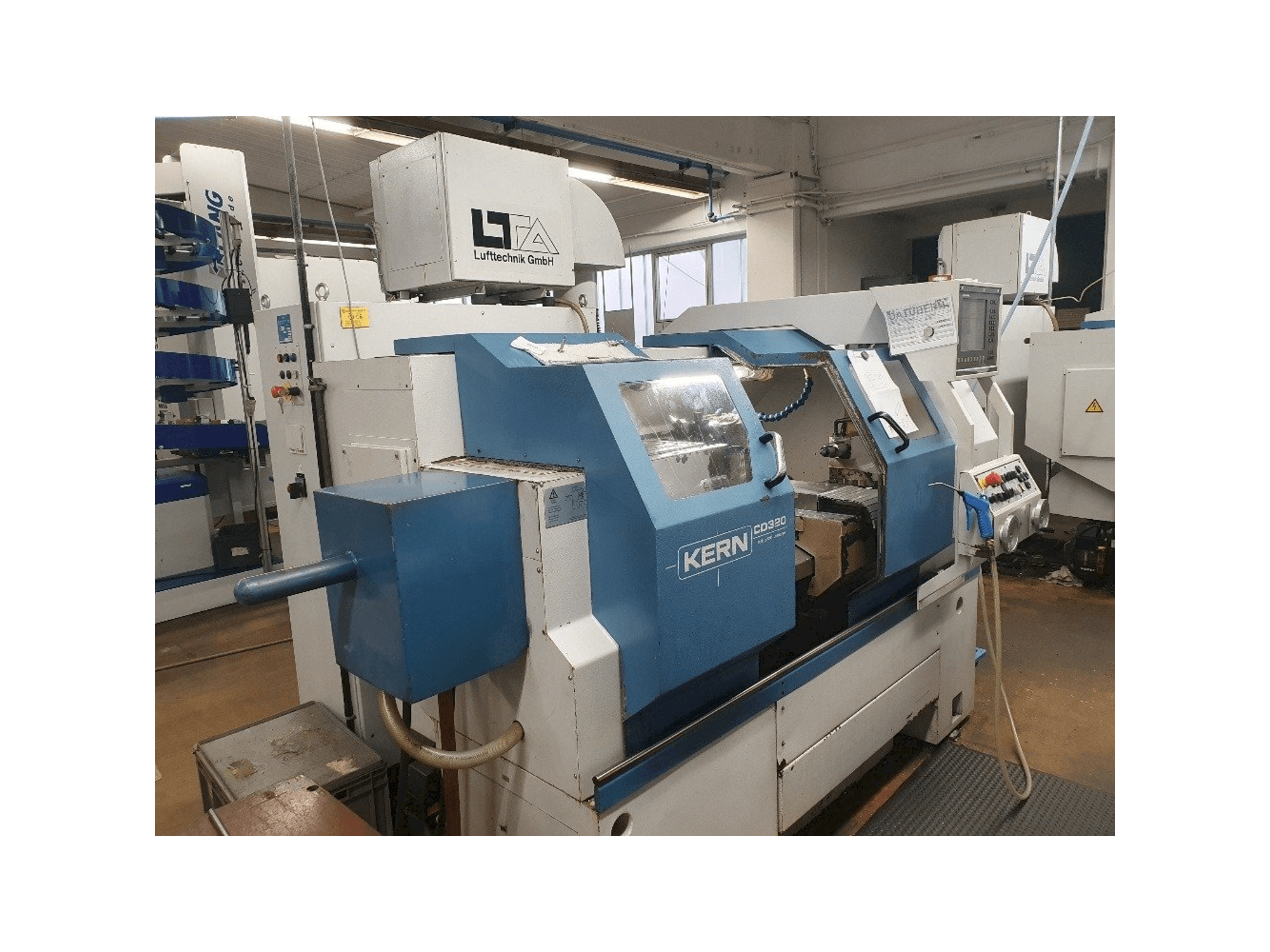 Vista lateral izquierda de la máquina DTM CD 320