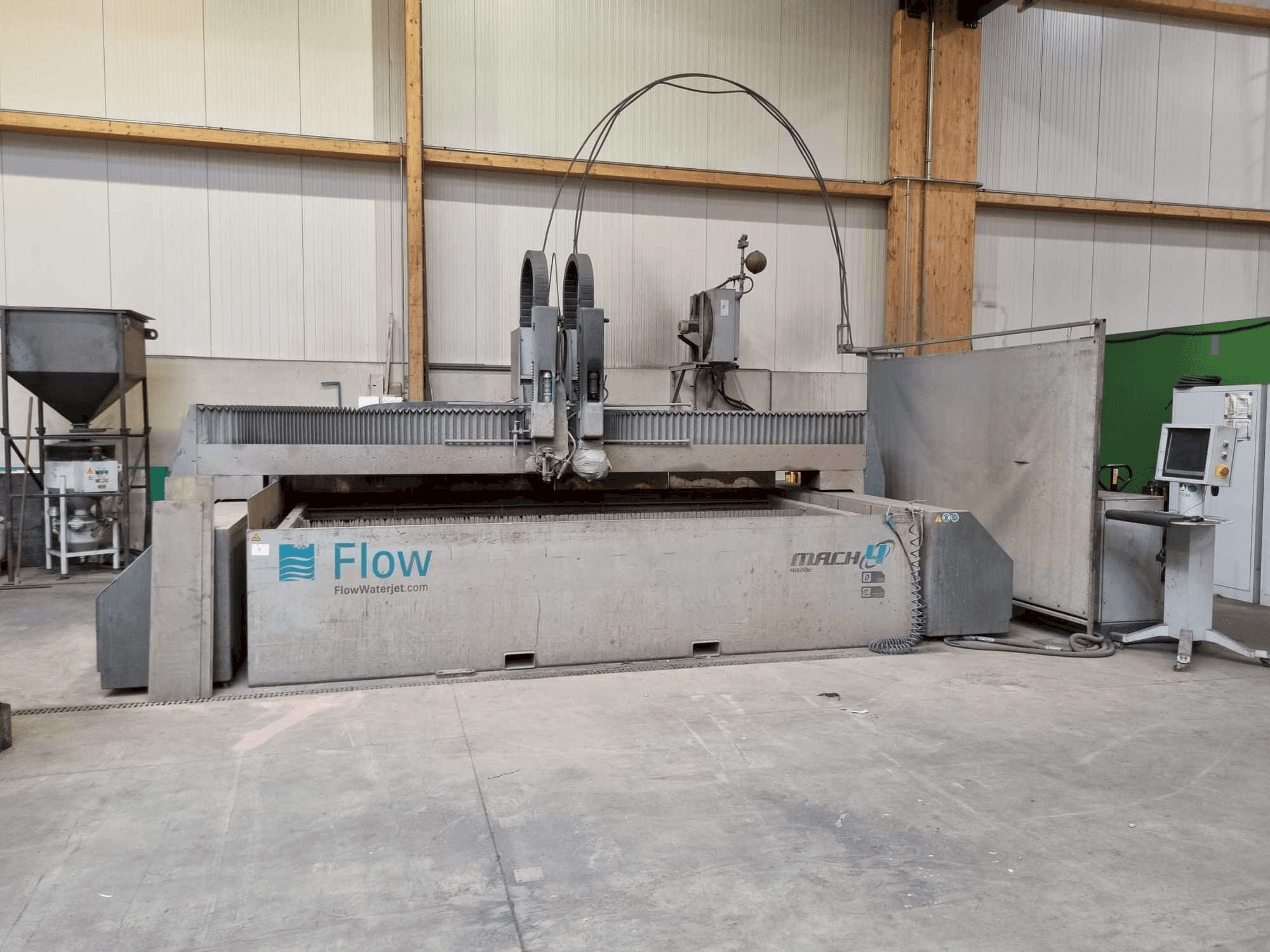 Vista frontal de la máquina Flow WMC 2 4020 Mach 4