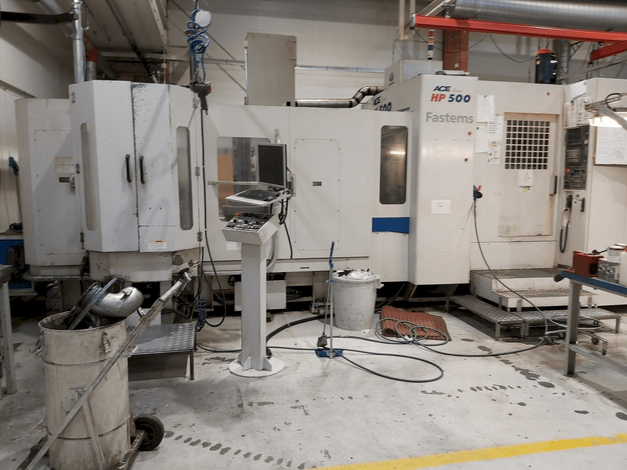 Vista frontal de la máquina Doosan ACE 500 HP