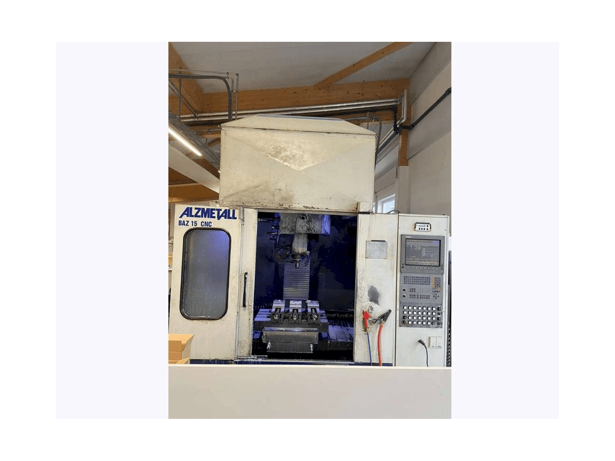 Vista frontal de la máquina Alzmetall CNC BAZ 15