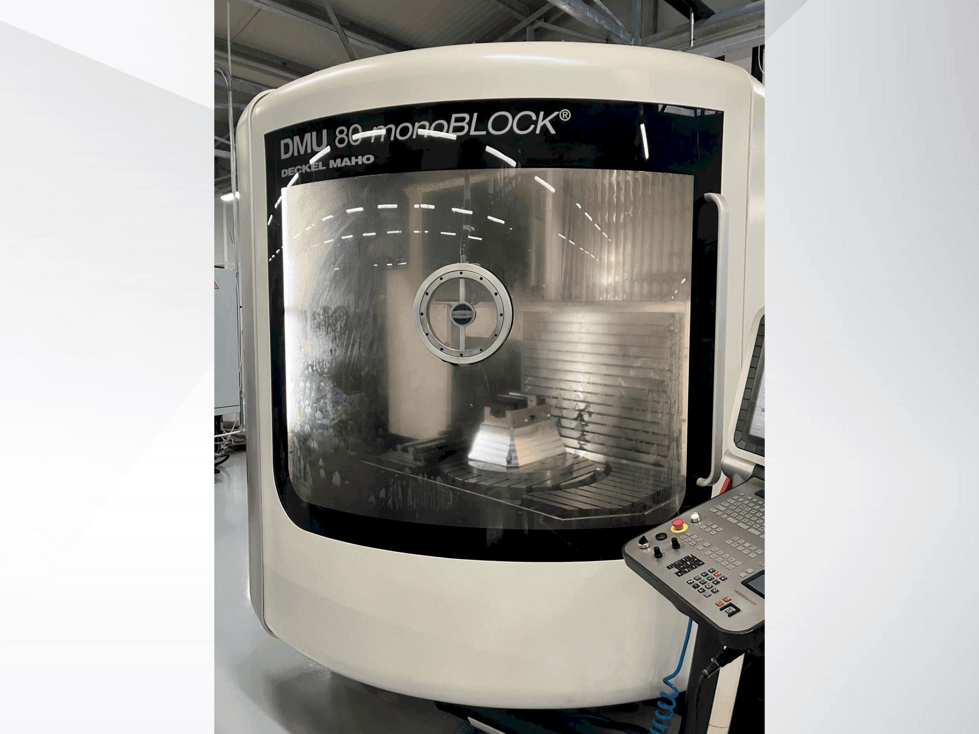 Vista frontal de la máquina DMG MORI DMU 80 Monoblock