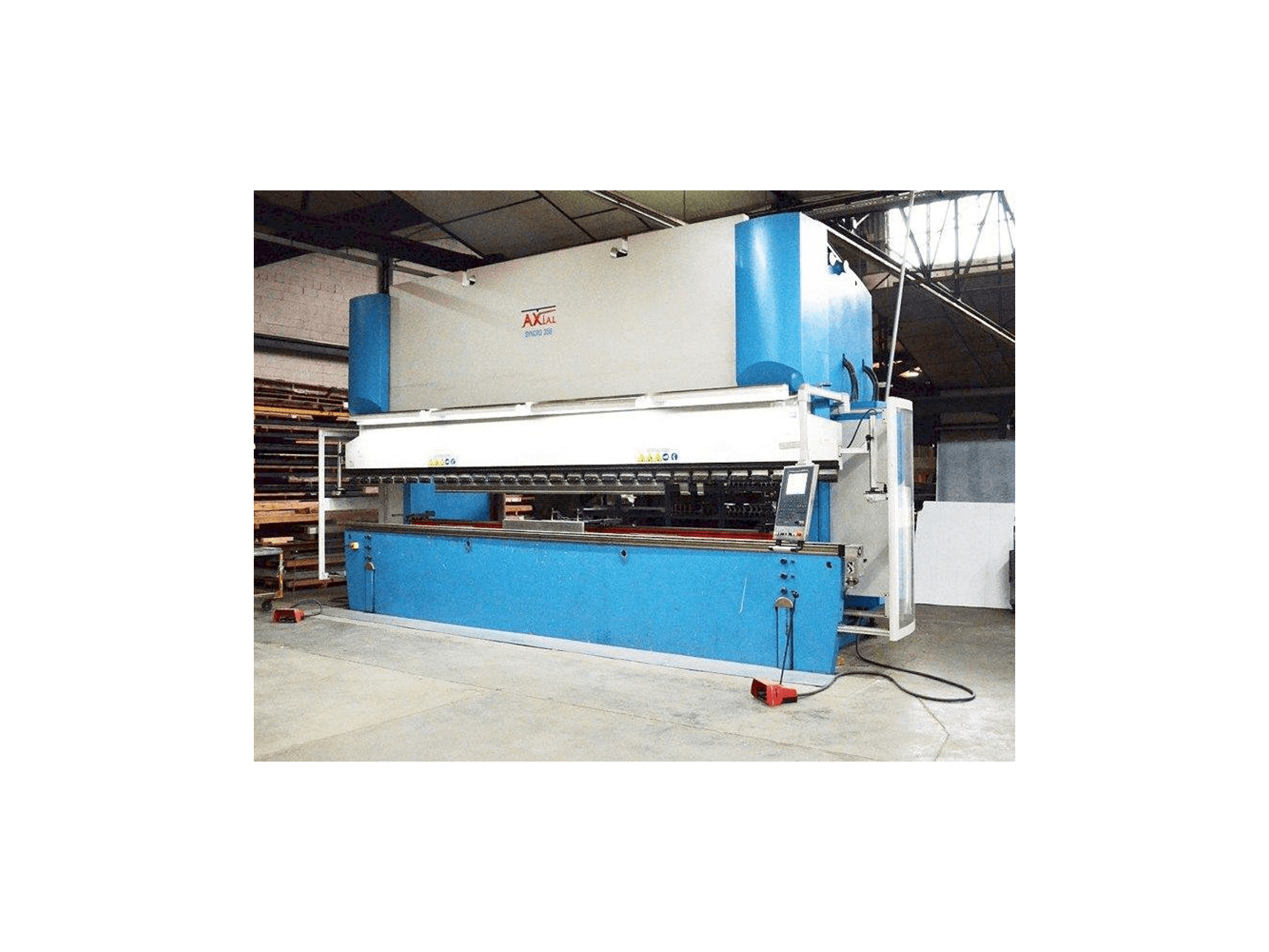 Vista frontal de la máquina Axial SYNCRO 356