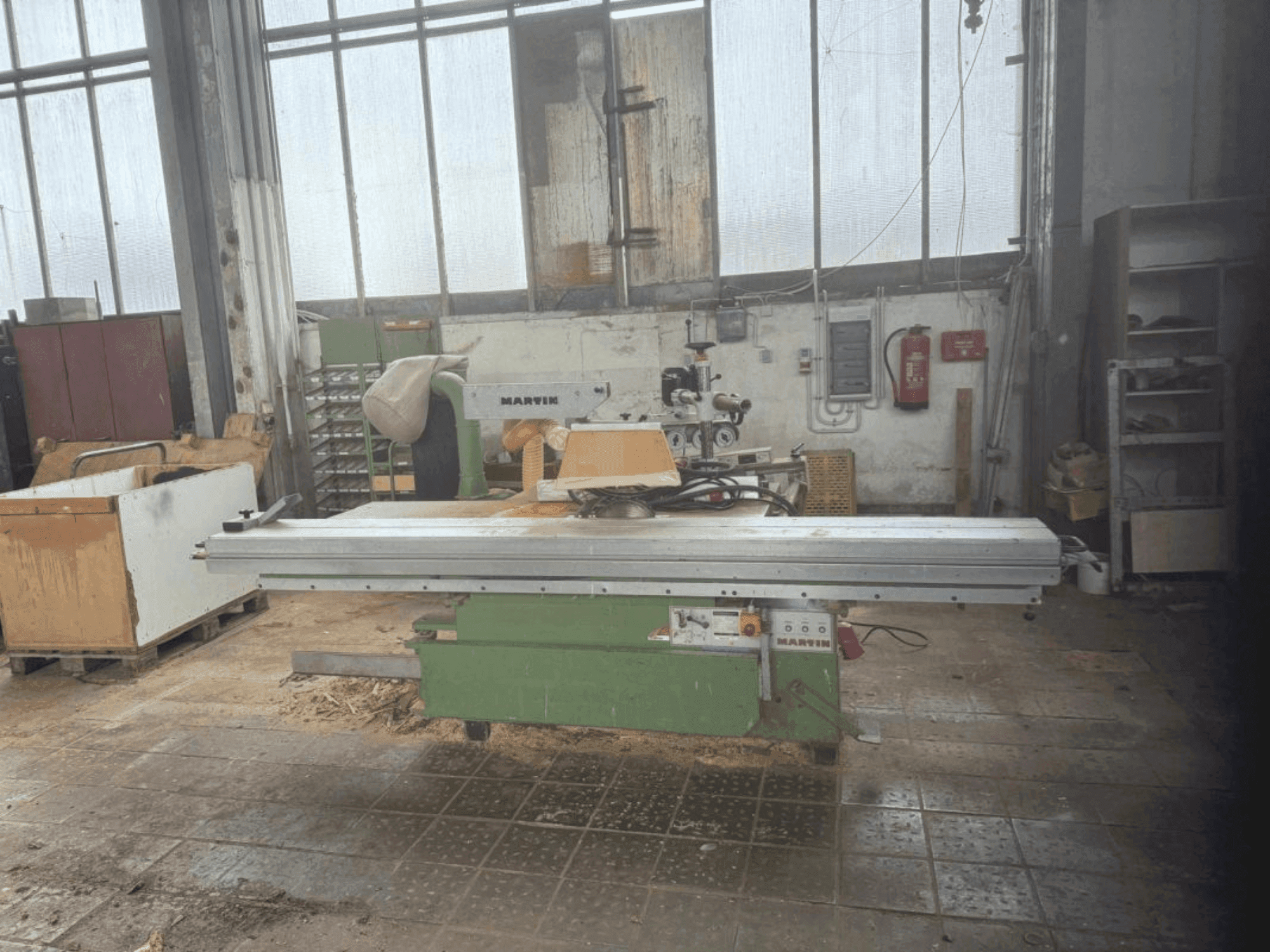 Vista frontal de la máquina Martin T72