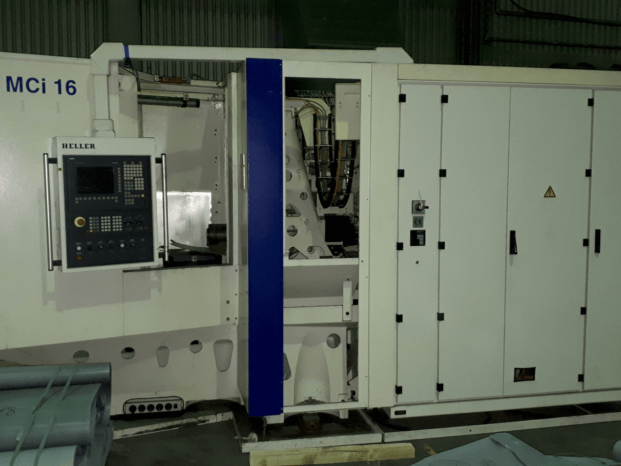 Vista frontal de la máquina HELLER MCi 16