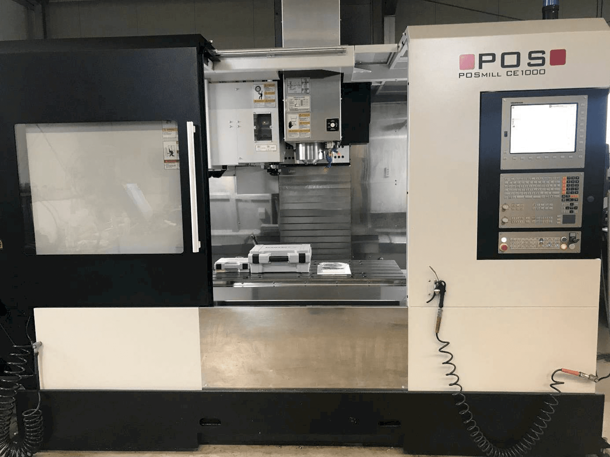 Vista frontal de la máquina POSmill CE 1000
