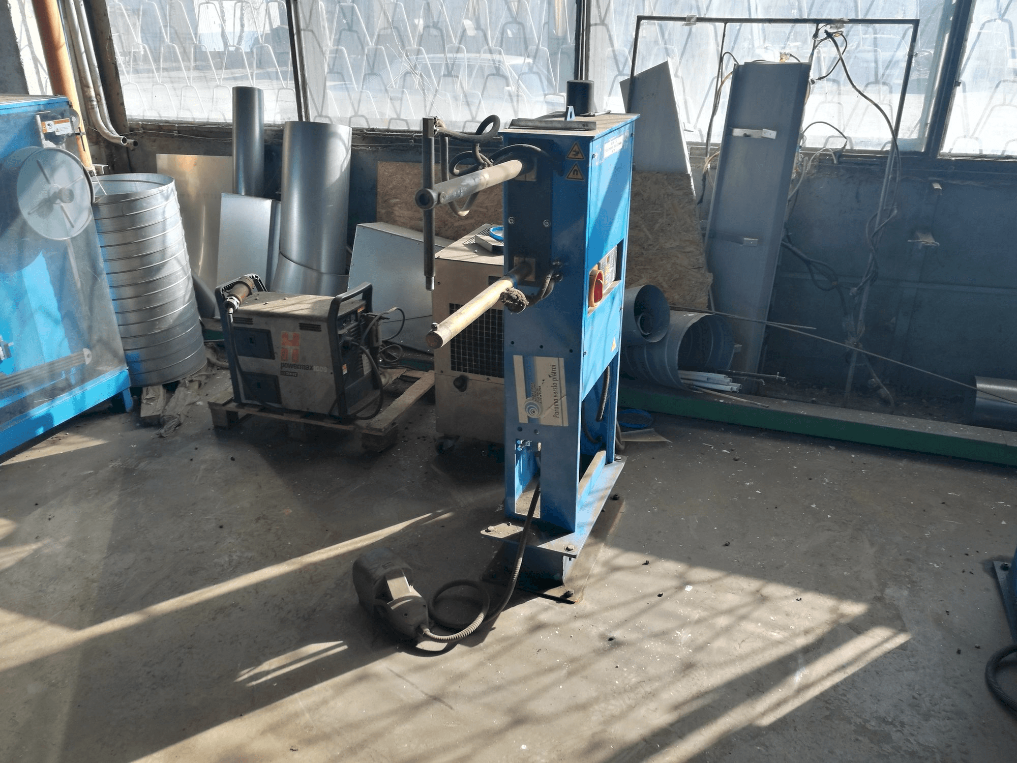 Vista frontal de la máquina TECNA 4611N