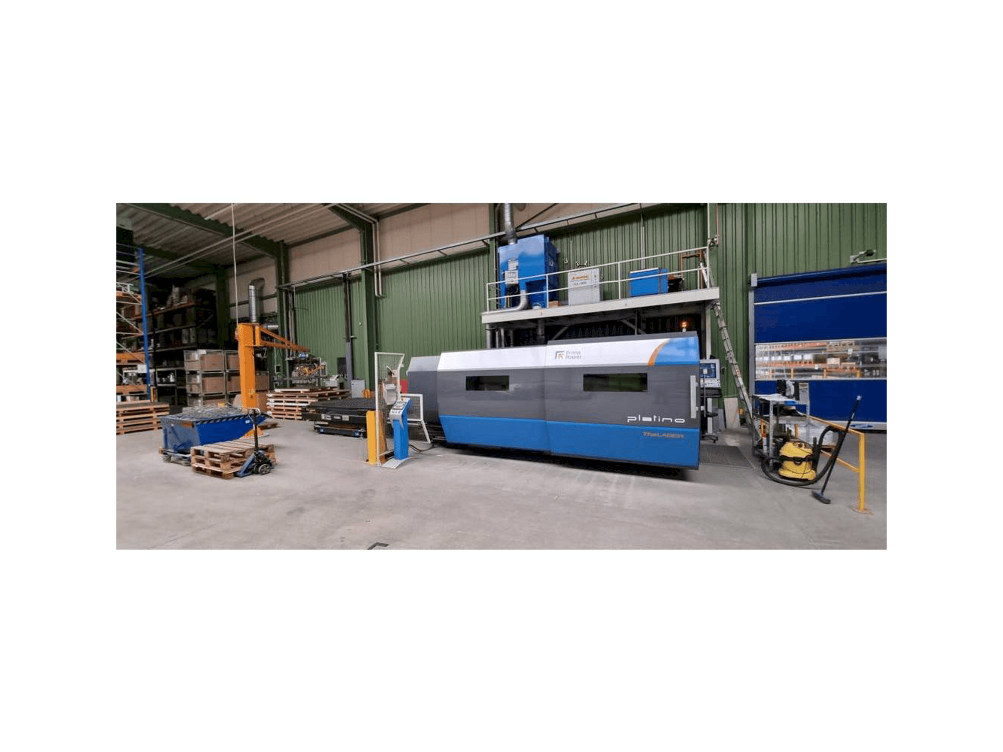 Vista frontal de la máquina Prima Power Platino Fiber