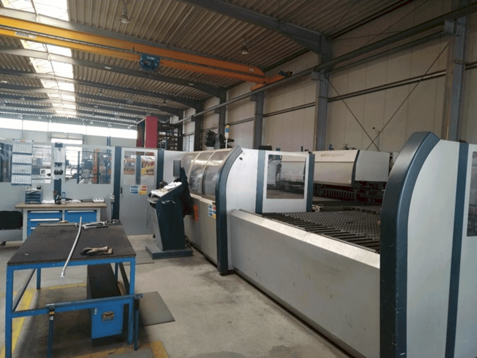 Vista frontal de la máquina Salvagnini S4X