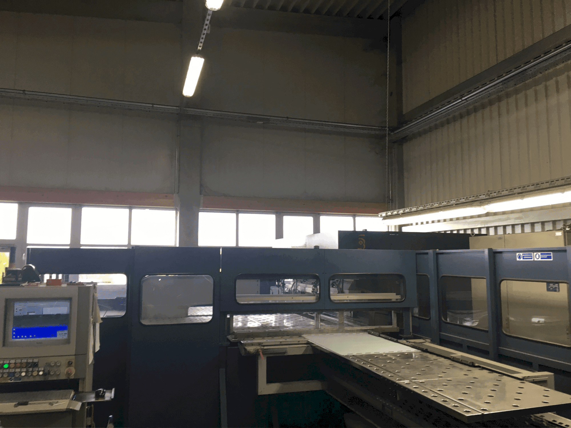 Vista frontal de la máquina Salvagnini P4-2512