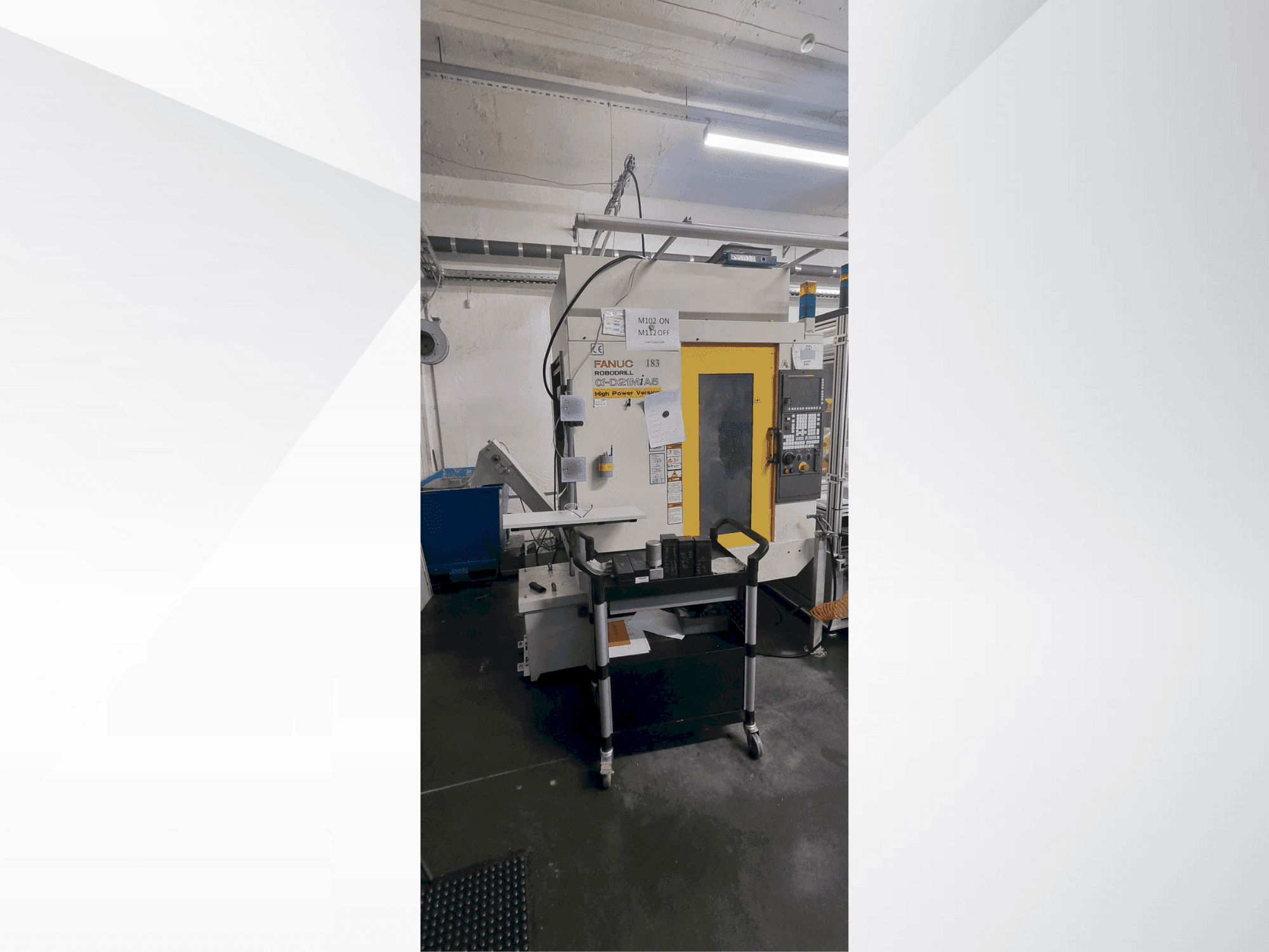 Vista frontal de la máquina FANUC Robodrill α-D21 MiA5