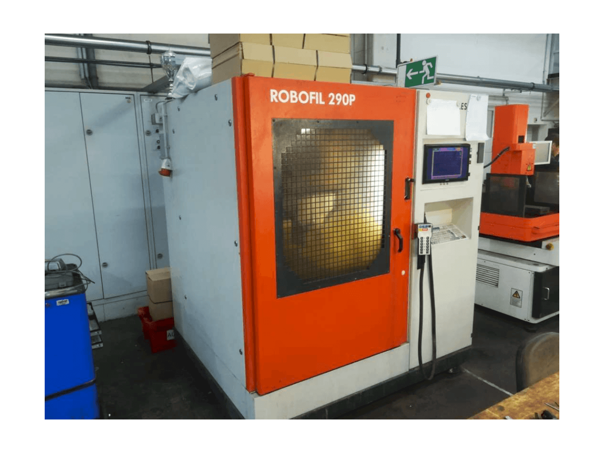 Vista frontal de la máquina CHARMILLES Robofil 290 P