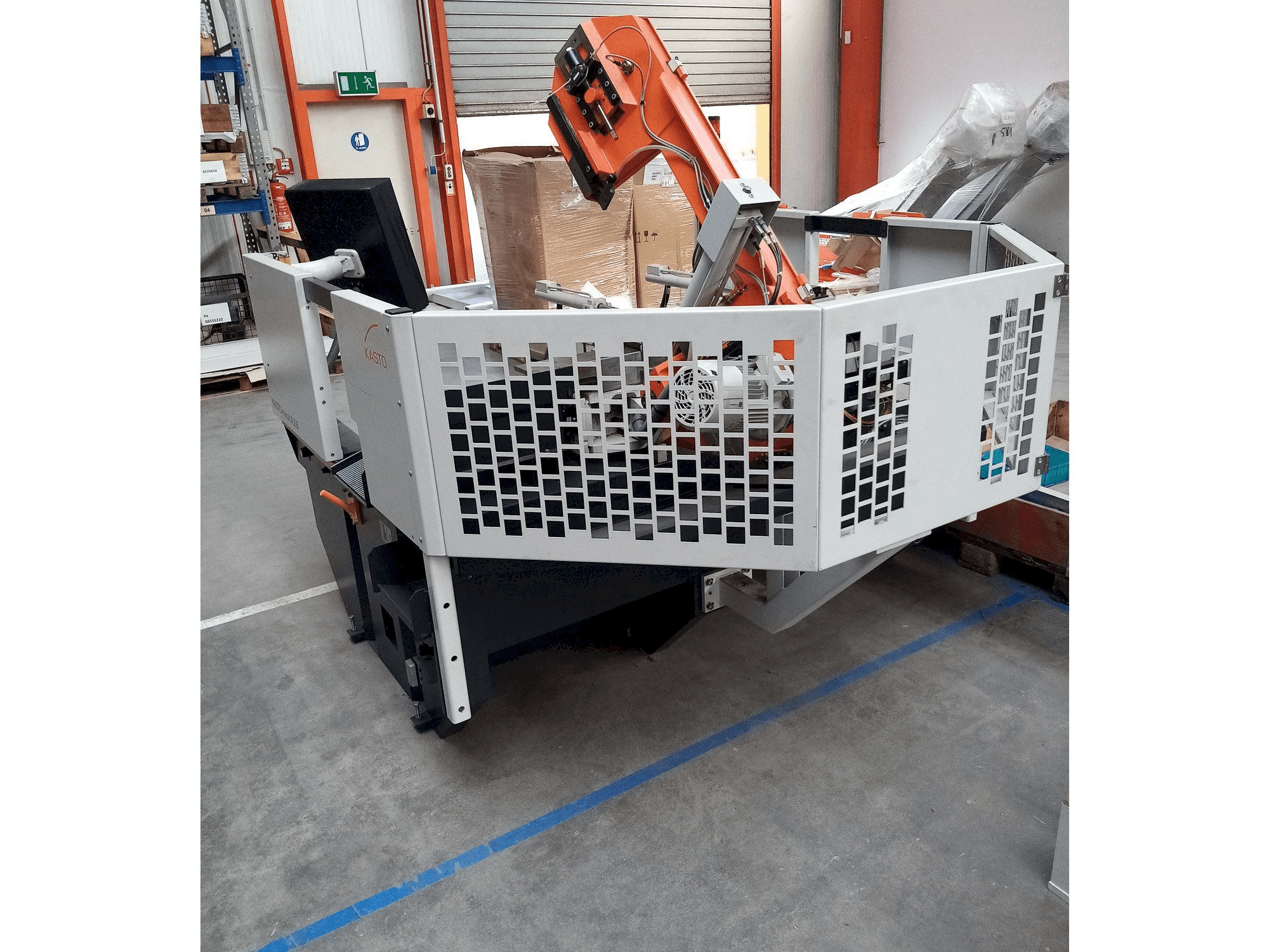 Vista frontal de la máquina KASTO micut A 2.6